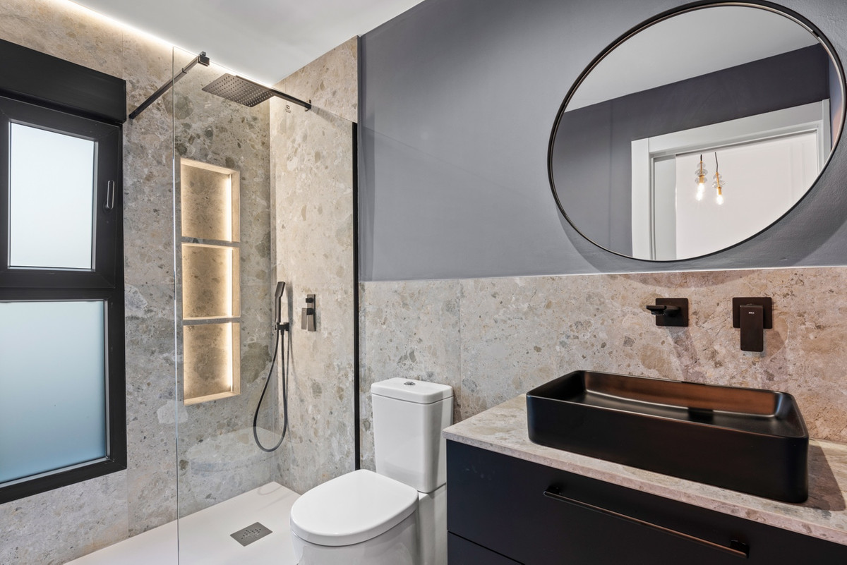 For sale - 3 Bedroom 2 Bathroom House - Detached Villa in Torrevieja - El Chaparral  - Alicante