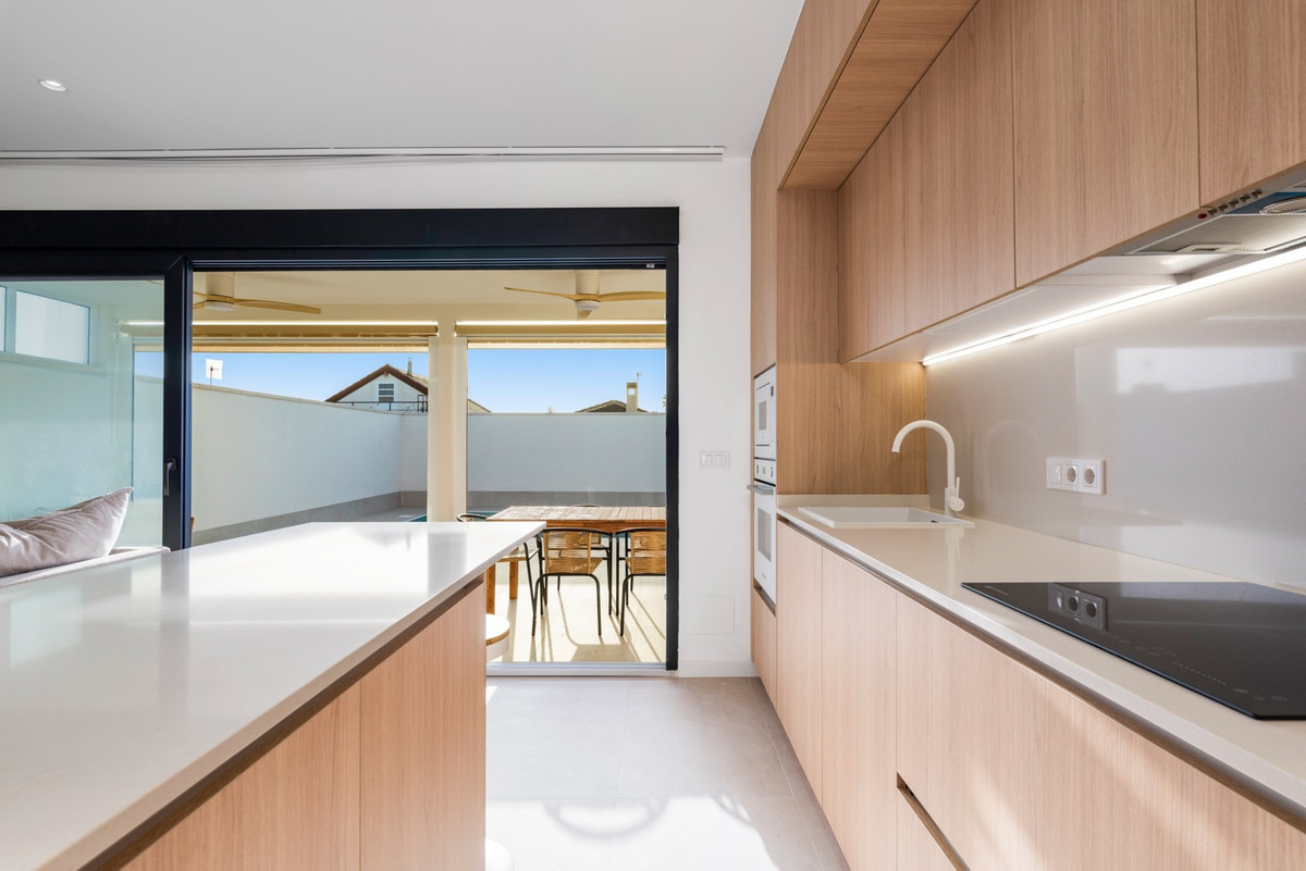 For sale - 3 Bedroom 2 Bathroom House - Detached Villa in Torrevieja - El Chaparral  - Alicante