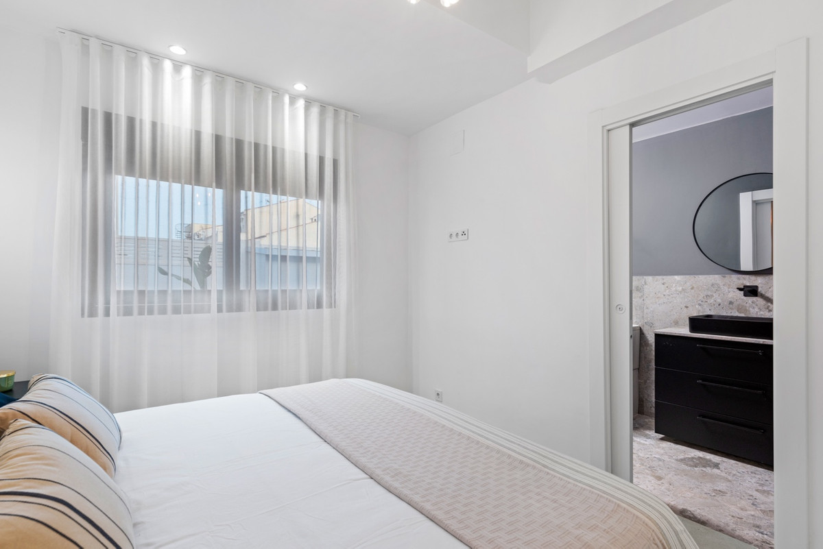 For sale - 3 Bedroom 2 Bathroom House - Detached Villa in Torrevieja - El Chaparral  - Alicante