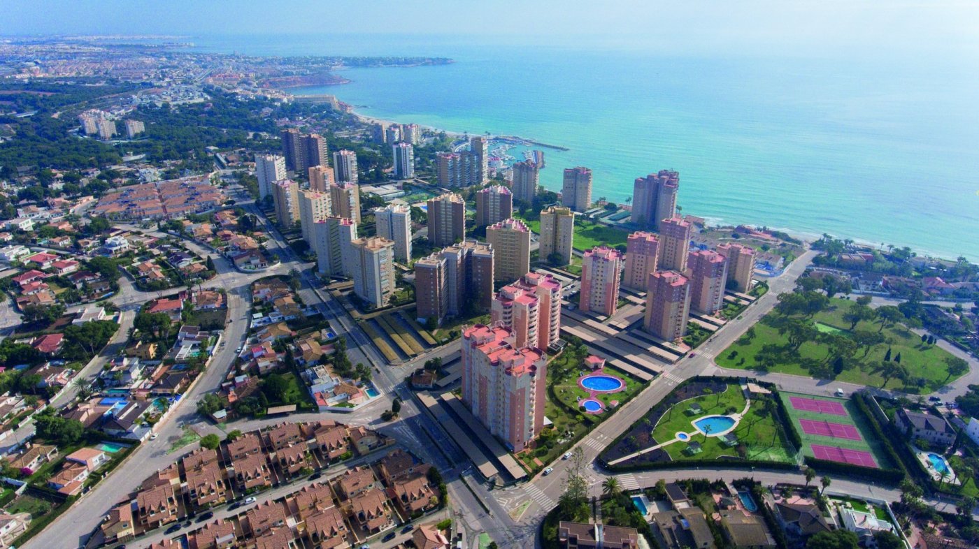 For sale - 2 Bedroom 2 Bathroom Apartment in Orihuela Costa - Campoamor  - Alicante