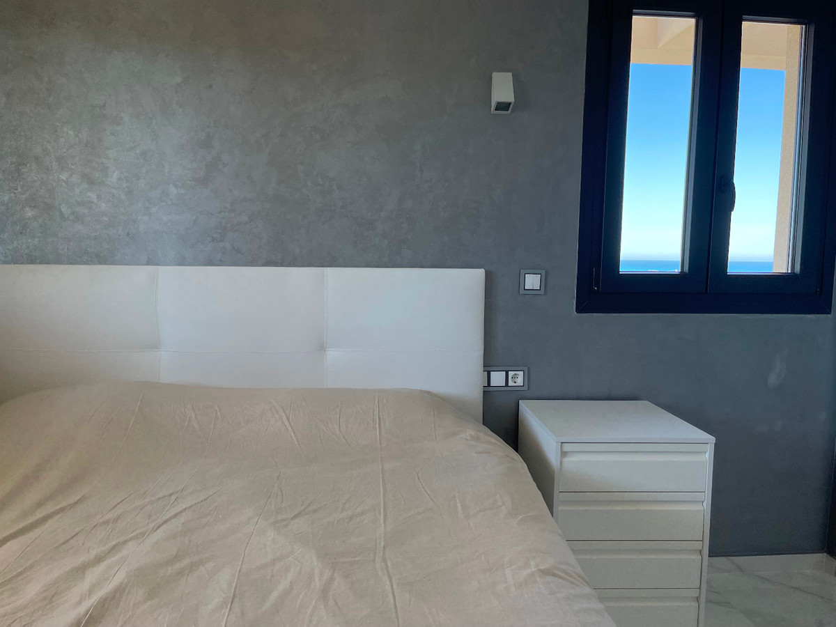 For sale - 5 Bedroom 4 Bathroom House - Detached Villa in Torrevieja - La Mata  - Alicante