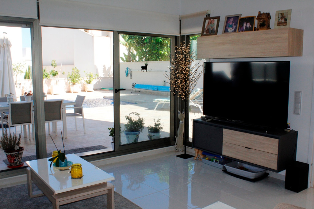 For sale - 3 Bedroom 3 Bathroom House - Detached Villa in San Miguel de Salinas - San Miguel de Salinas Centro  - Alicante