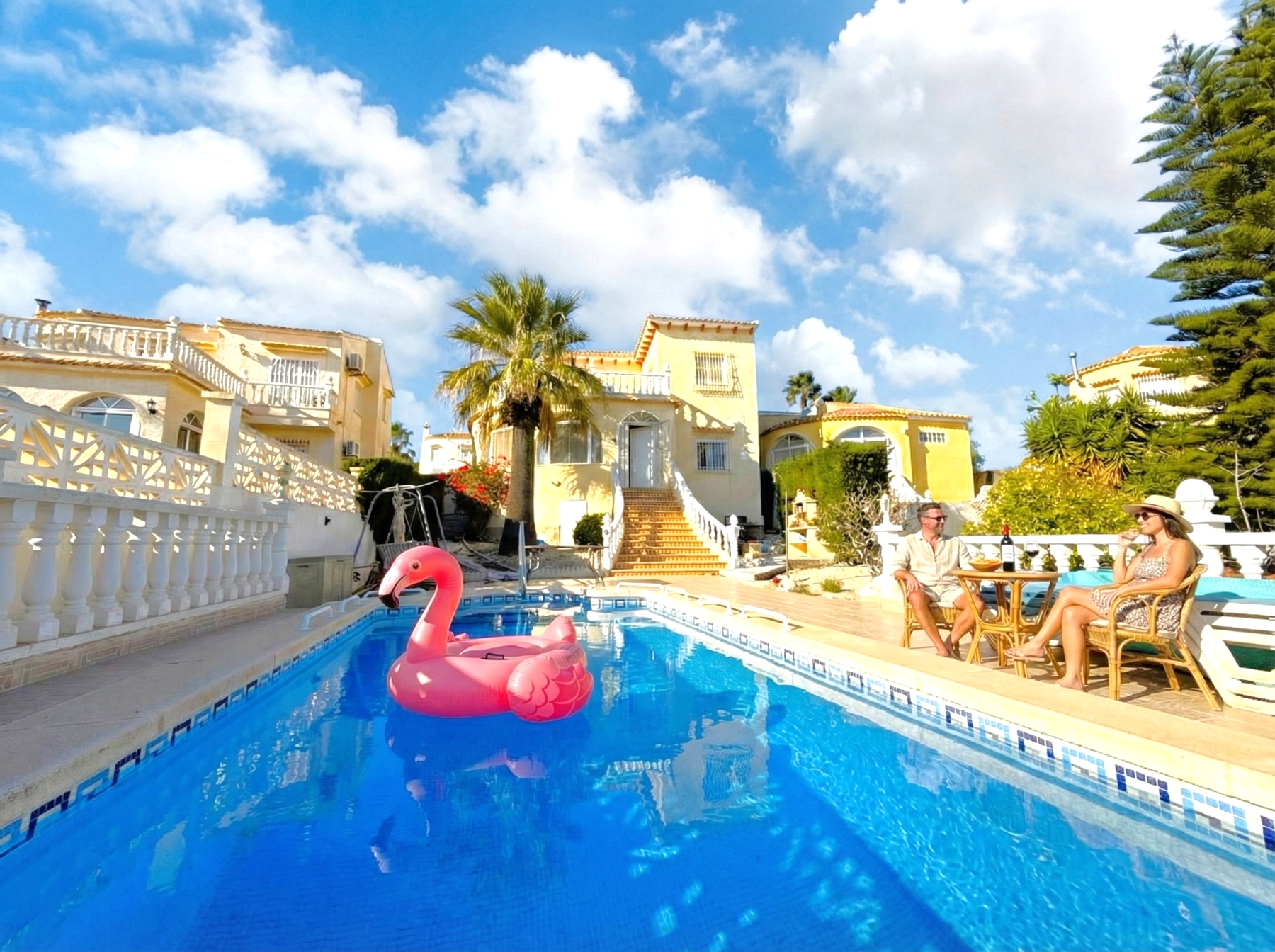 For sale - 3 Bedroom 3 Bathroom Villa in Villamartin -  - Alicante