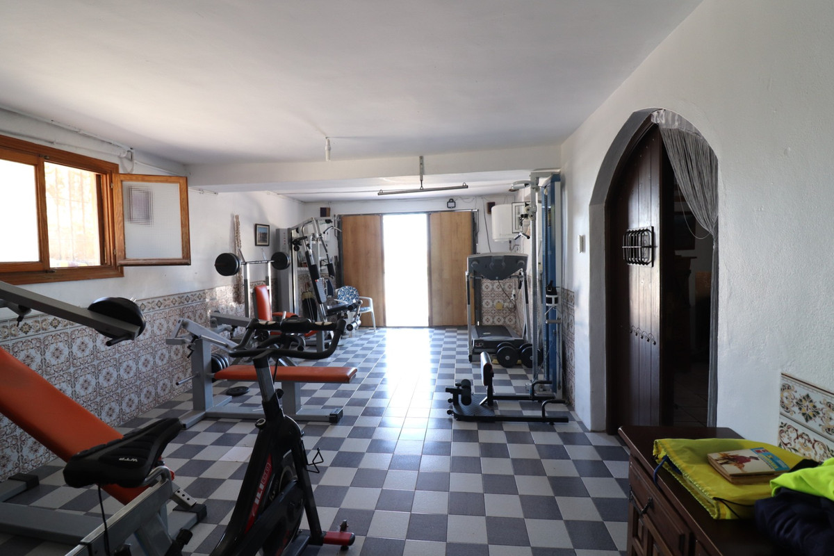 For sale - 5 Bedroom 2 Bathroom House - Detached Villa in Algorfa - Algorfa Centro  - Alicante