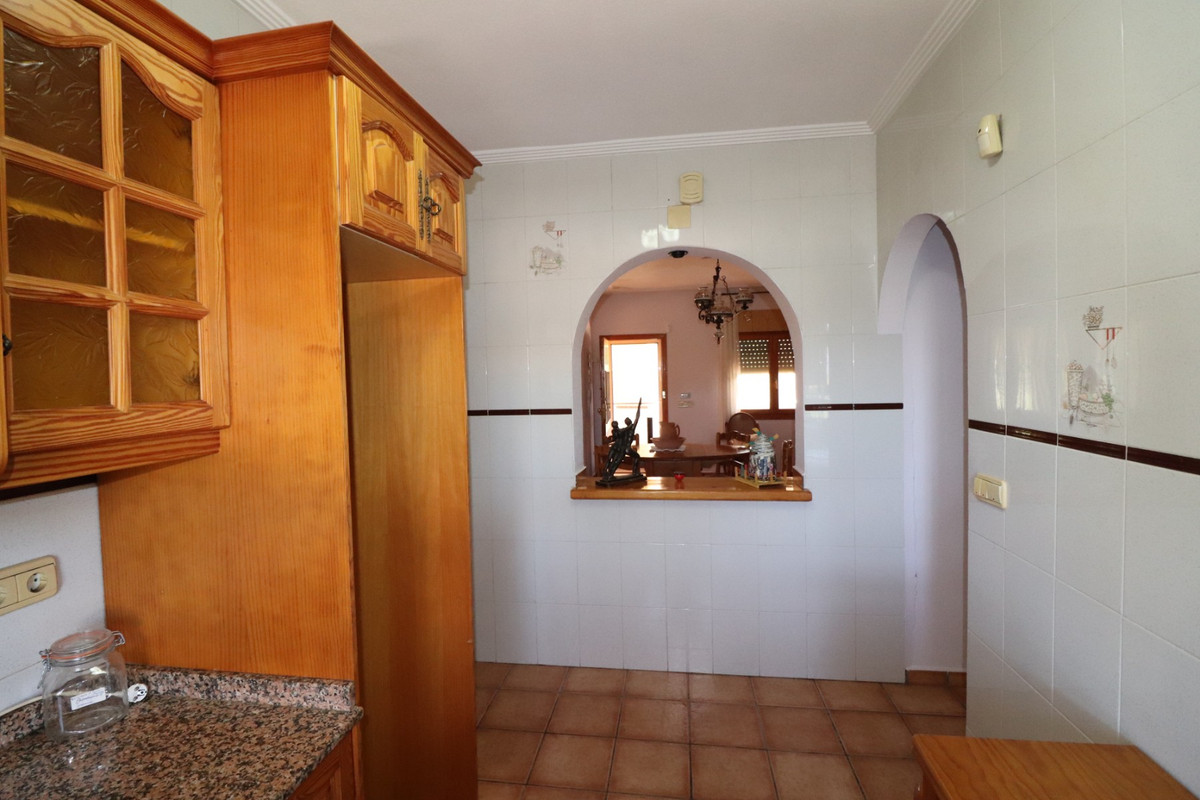 For sale - 5 Bedroom 2 Bathroom House - Detached Villa in Algorfa - Algorfa Centro  - Alicante