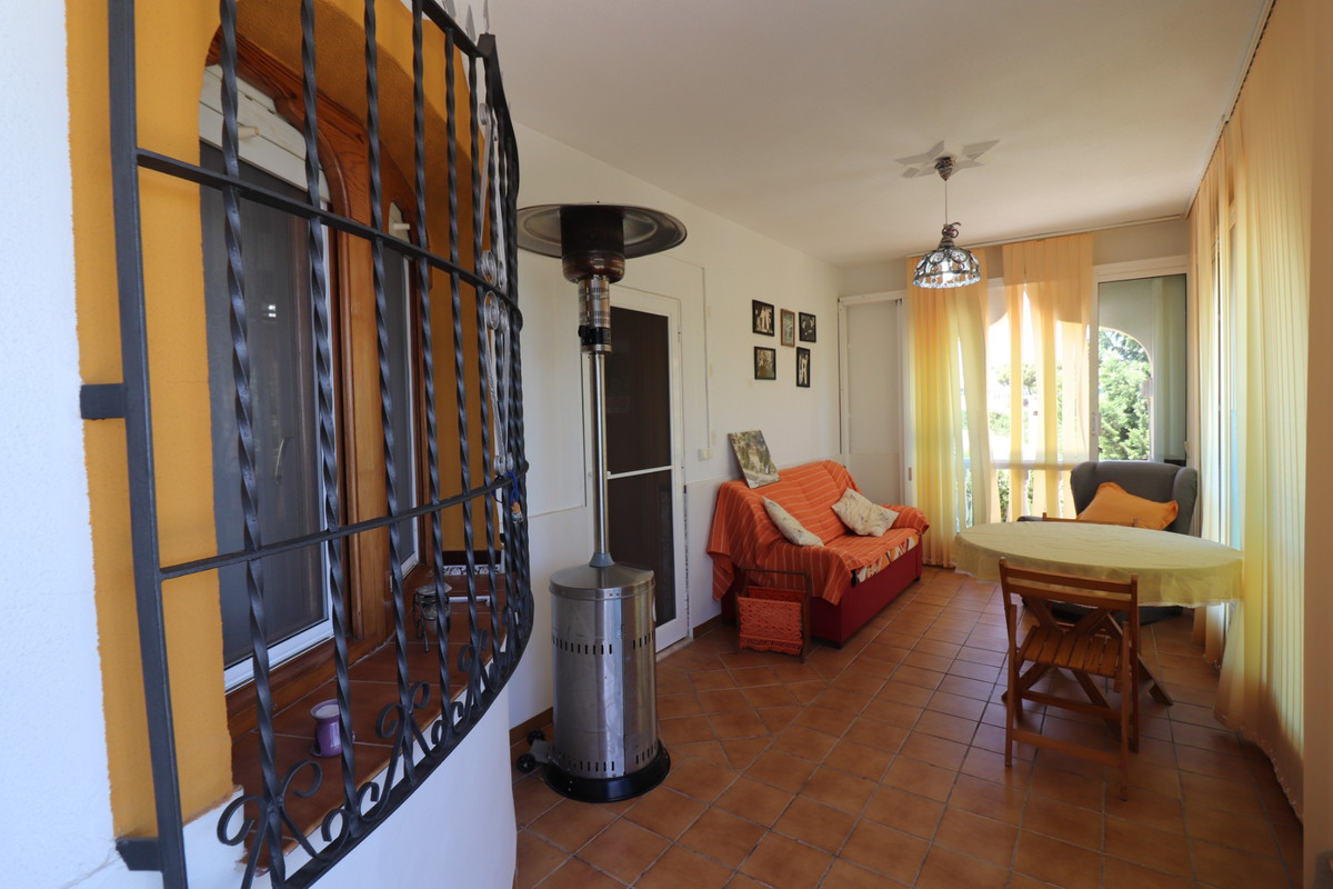 For sale - 5 Bedroom 2 Bathroom House - Detached Villa in Algorfa - Algorfa Centro  - Alicante