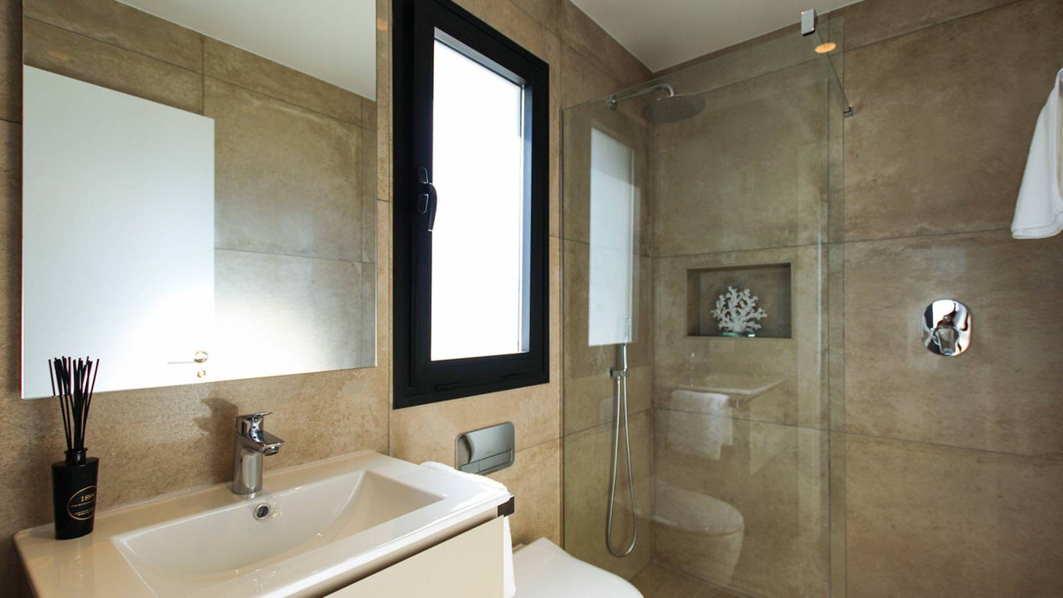 For sale - 3 Bedroom 3 Bathroom House - Detached Villa in Rojales - Ciudad Quesada  - Alicante