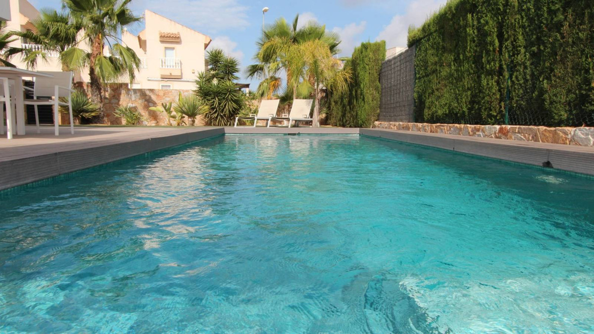 For sale - 3 Bedroom 3 Bathroom House - Detached Villa in Rojales - Ciudad Quesada  - Alicante