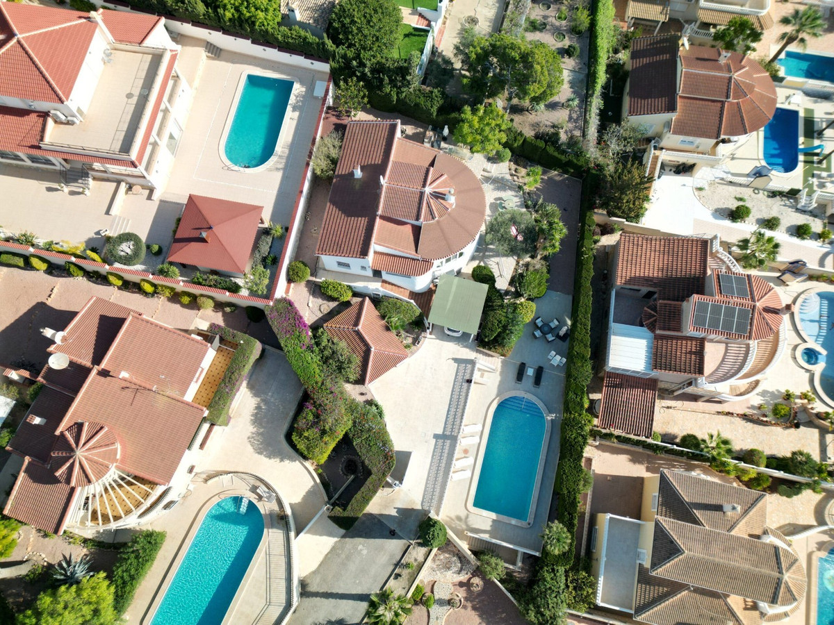 For sale - 5 Bedroom 3 Bathroom House - Detached Villa in Rojales - Ciudad Quesada  - Alicante