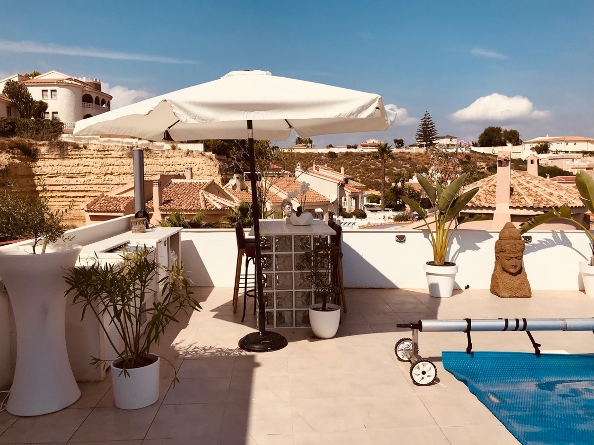 For sale - 6 Bedroom 5 Bathroom House - Detached Villa in Rojales - Ciudad Quesada  - Alicante