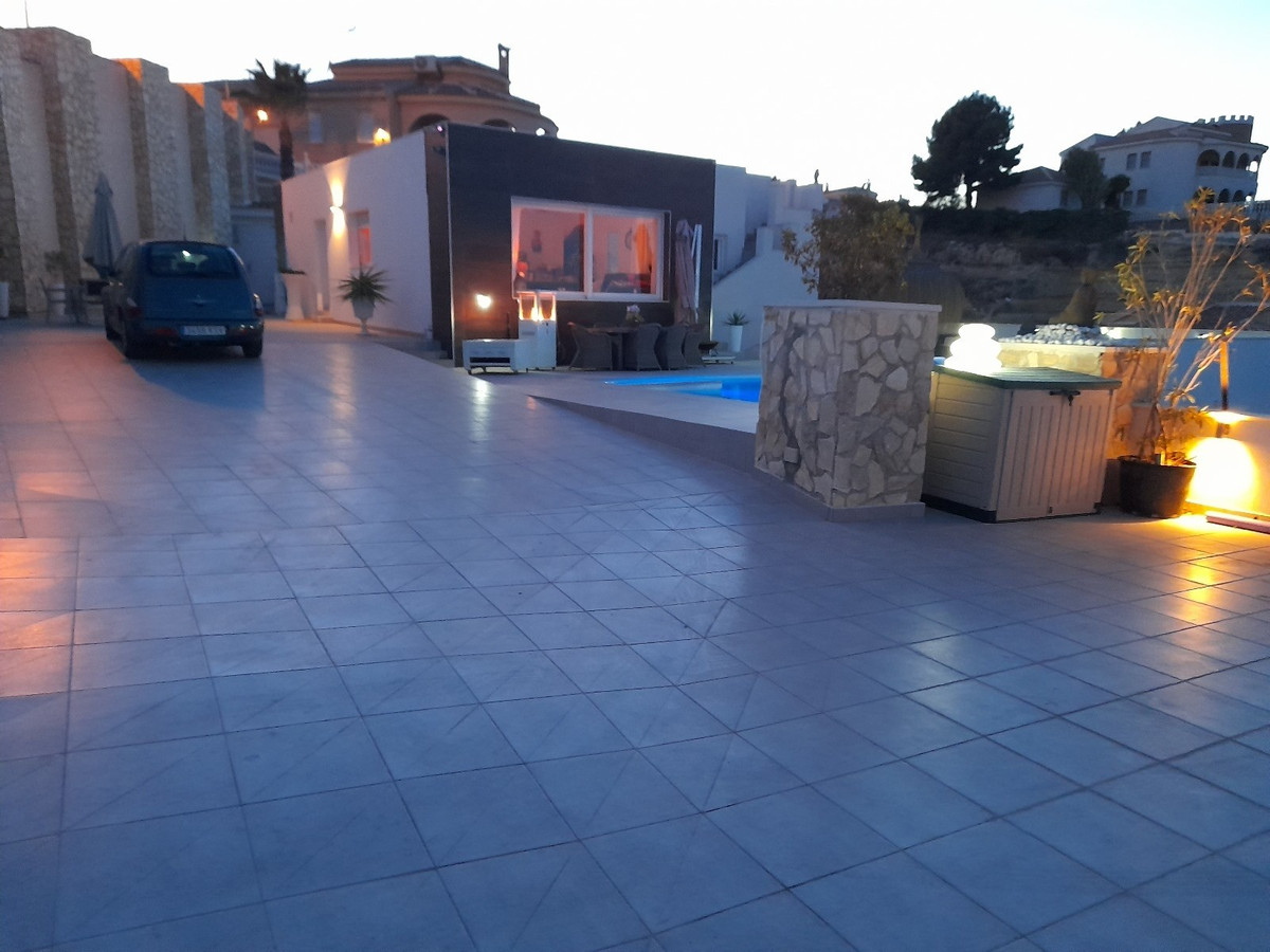For sale - 6 Bedroom 5 Bathroom House - Detached Villa in Rojales - Ciudad Quesada  - Alicante