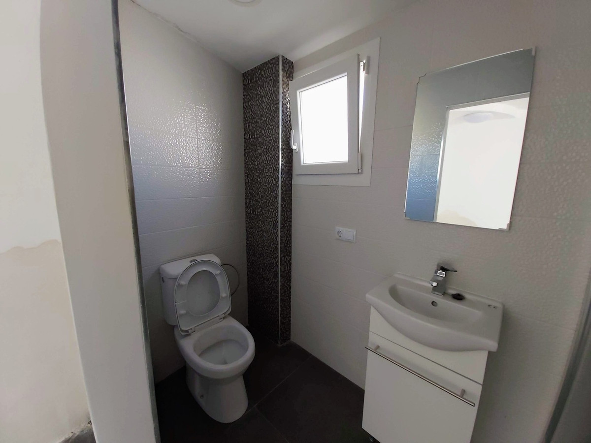 For sale - 6 Bedroom 5 Bathroom House - Detached Villa in Rojales - Ciudad Quesada  - Alicante