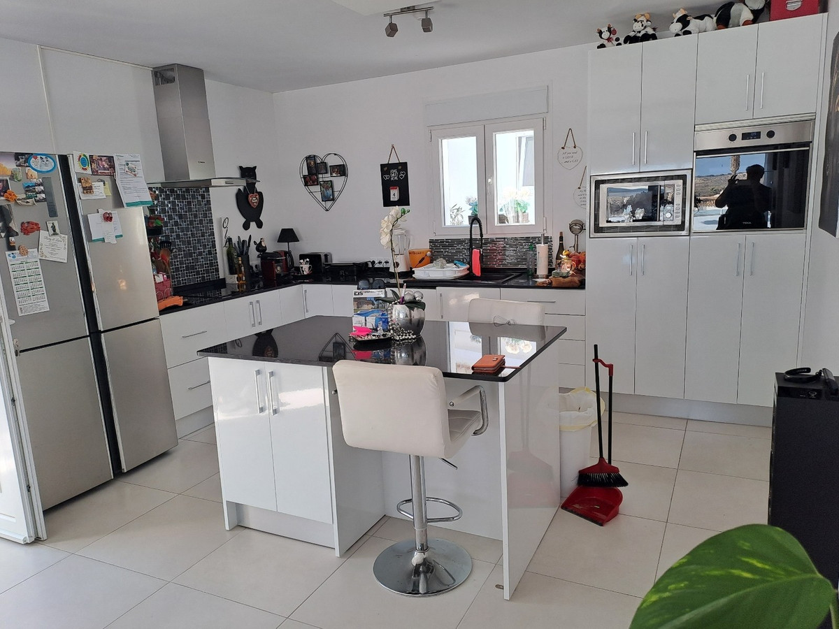 For sale - 6 Bedroom 5 Bathroom House - Detached Villa in Rojales - Ciudad Quesada  - Alicante