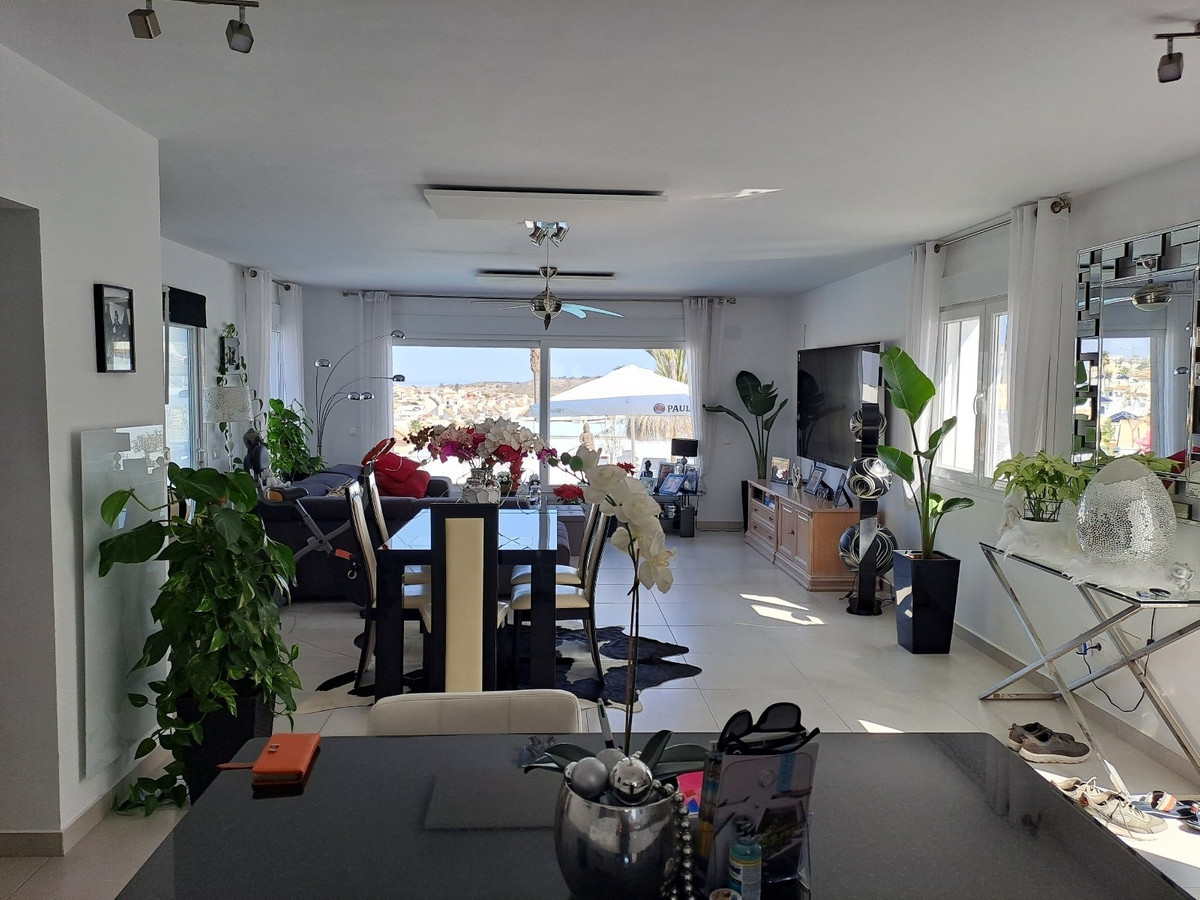 For sale - 6 Bedroom 5 Bathroom House - Detached Villa in Rojales - Ciudad Quesada  - Alicante