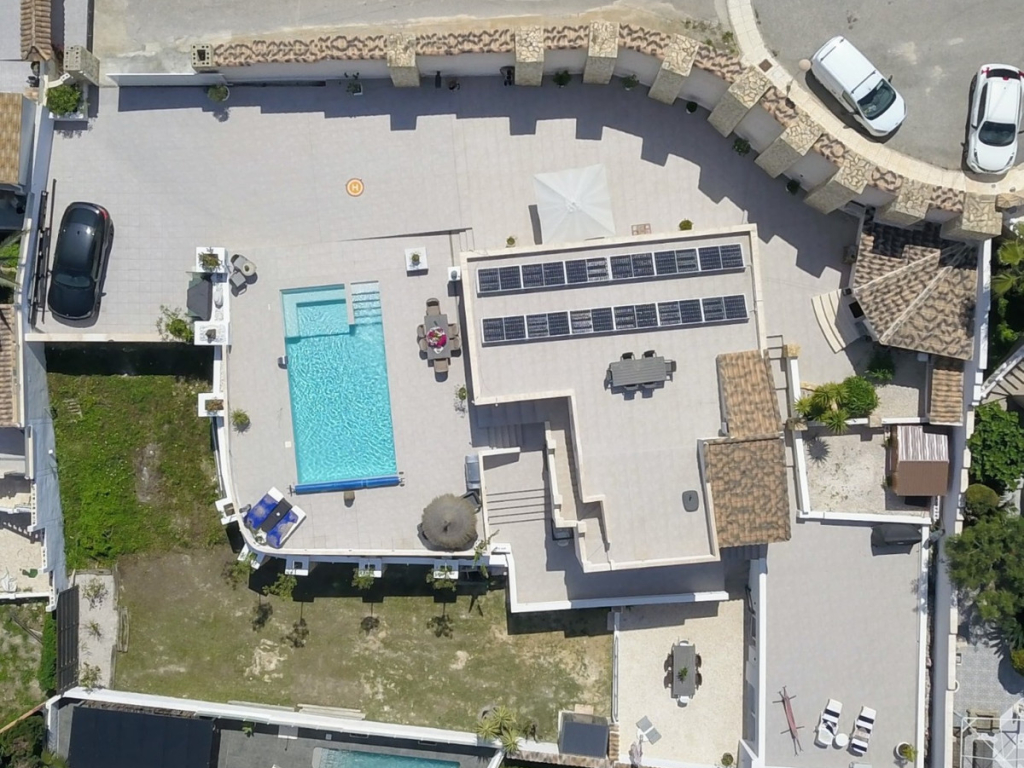 6 Bedroom 5 Bathroom House - Detached Villa in Rojales