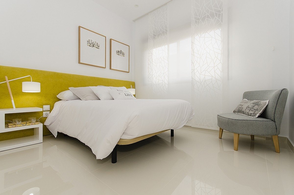 For sale - 4 Bedroom 2 Bathroom Villa in Orihuela Costa - Campoamor  - Alicante