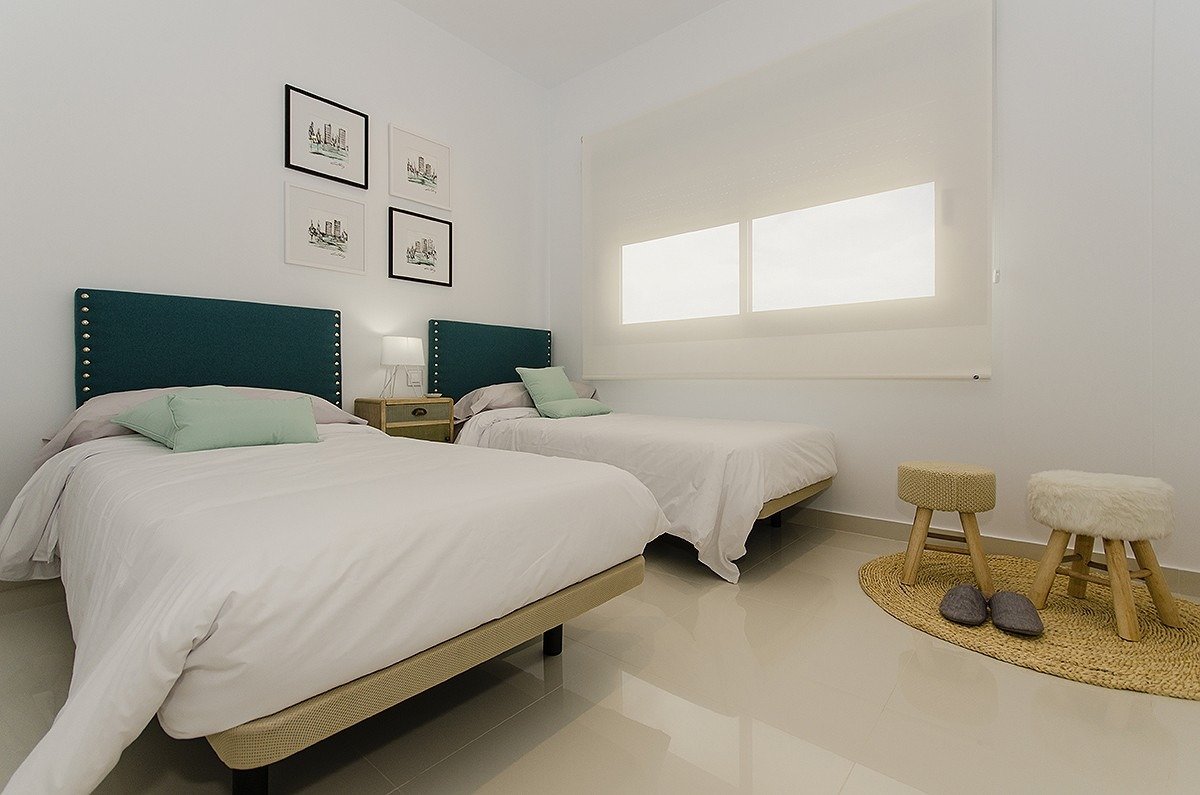 For sale - 4 Bedroom 2 Bathroom Villa in Orihuela Costa - Campoamor  - Alicante