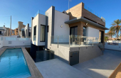 31-82-115-10-115/64294, 4 Bedroom 4 Bathroom Villa in Torrevieja