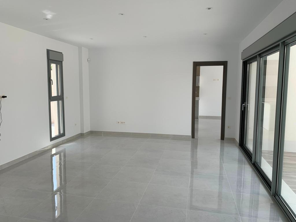 For sale - 4 Bedroom 3 Bathroom Villa in Pinoso - Camino Del Prado  - Alicante