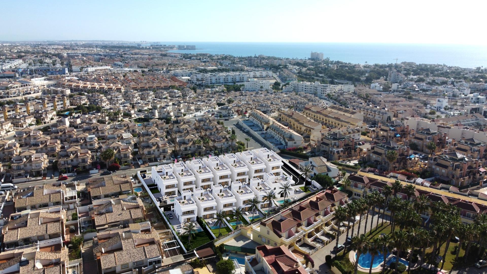 For sale - 3 Bedroom 3 Bathroom Villa in Orihuela Costa - La Zenia  - Alicante