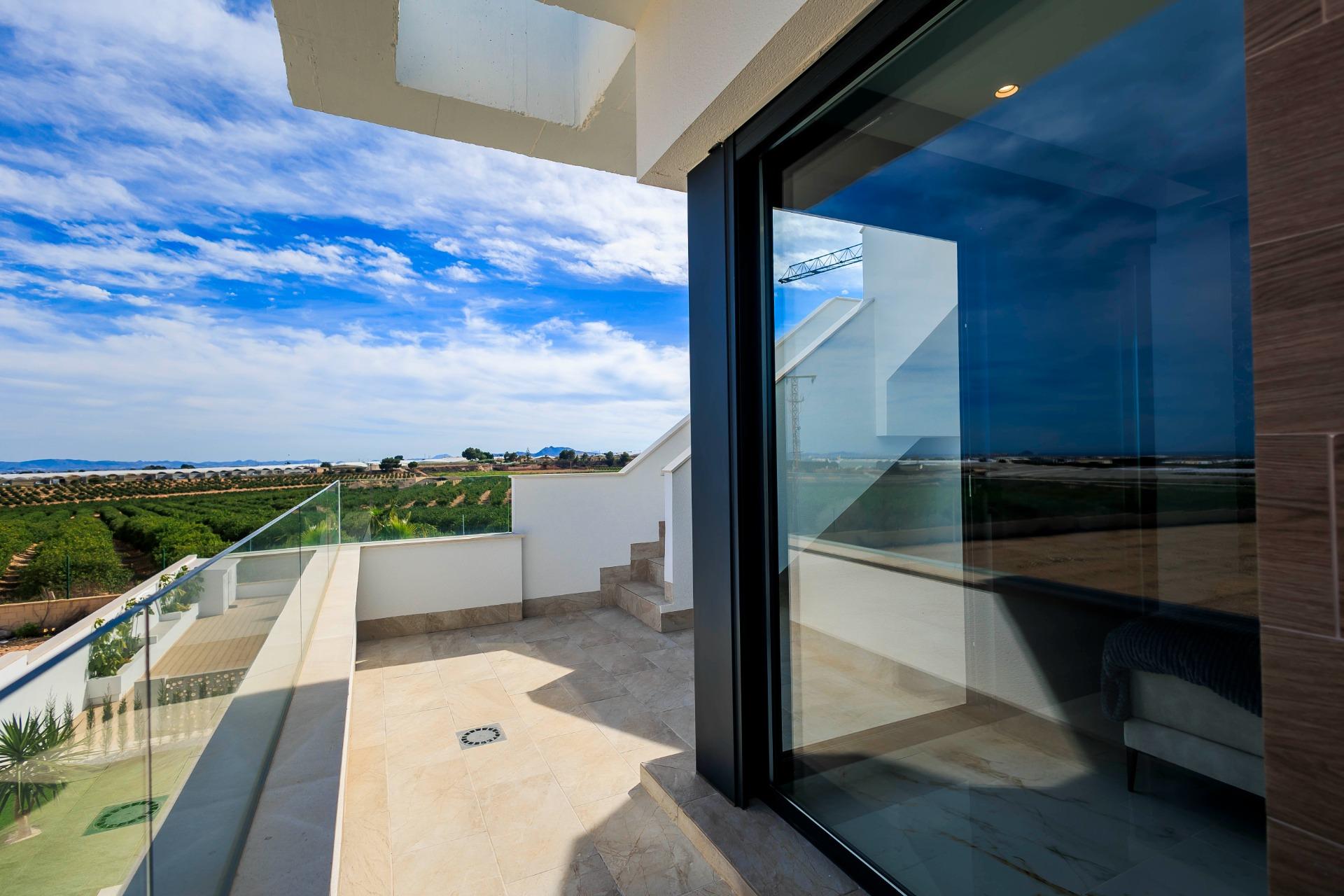 For sale - 3 Bedroom 3 Bathroom Villa in Pilar de La Horadada - Lo Romero Golf  - Alicante
