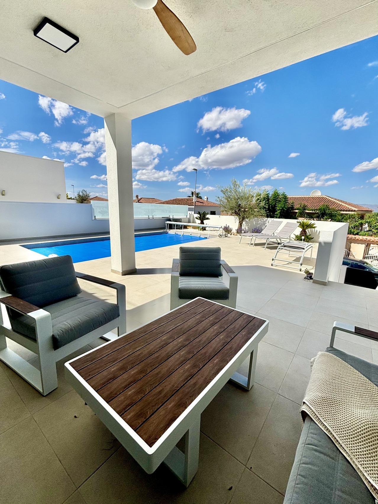 For sale - 3 Bedroom 2 Bathroom Villa in Benijofar - Pueblo  - Alicante