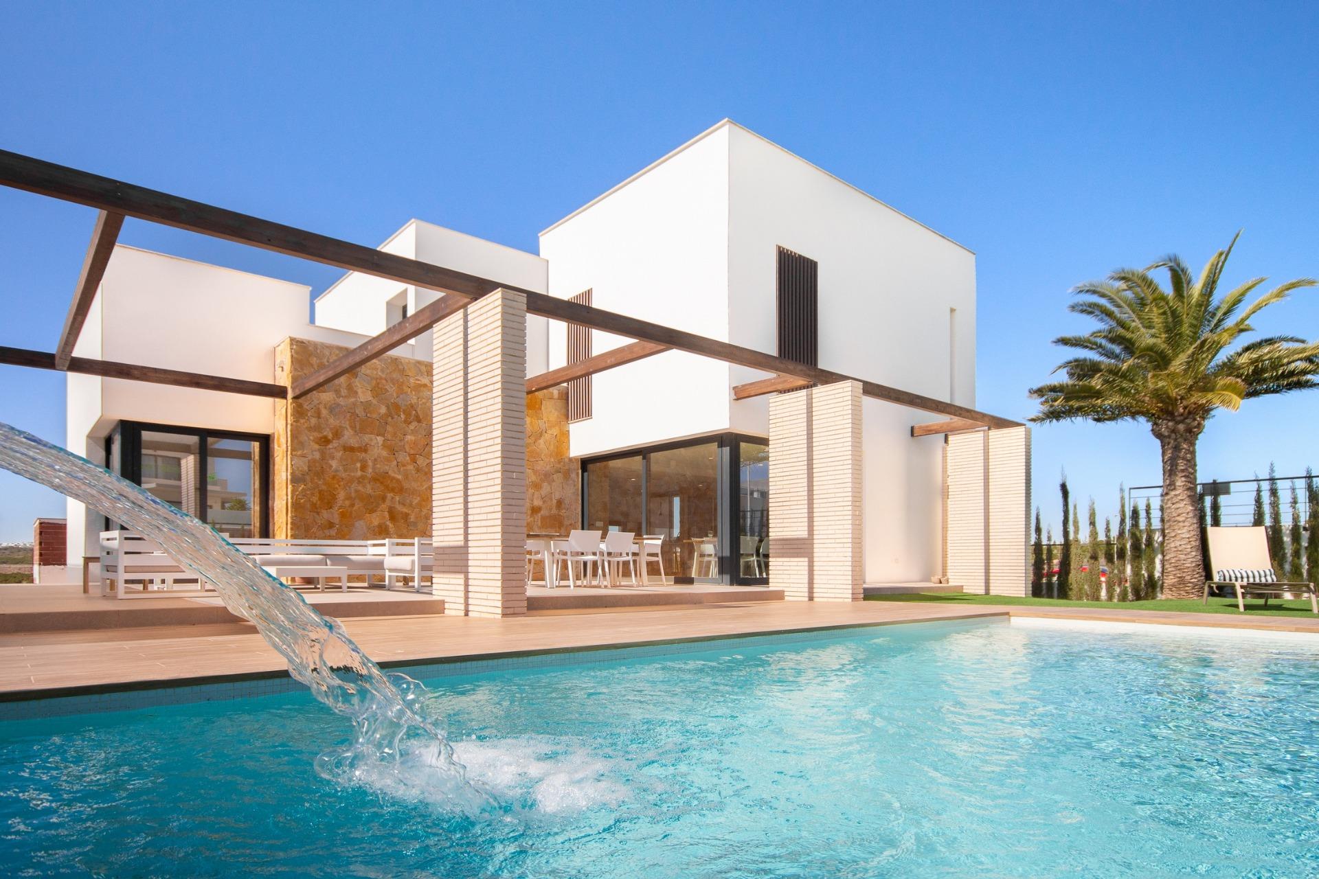 For sale - 4 Bedroom 4 Bathroom Villa in Orihuela Costa - Campoamor  - Alicante