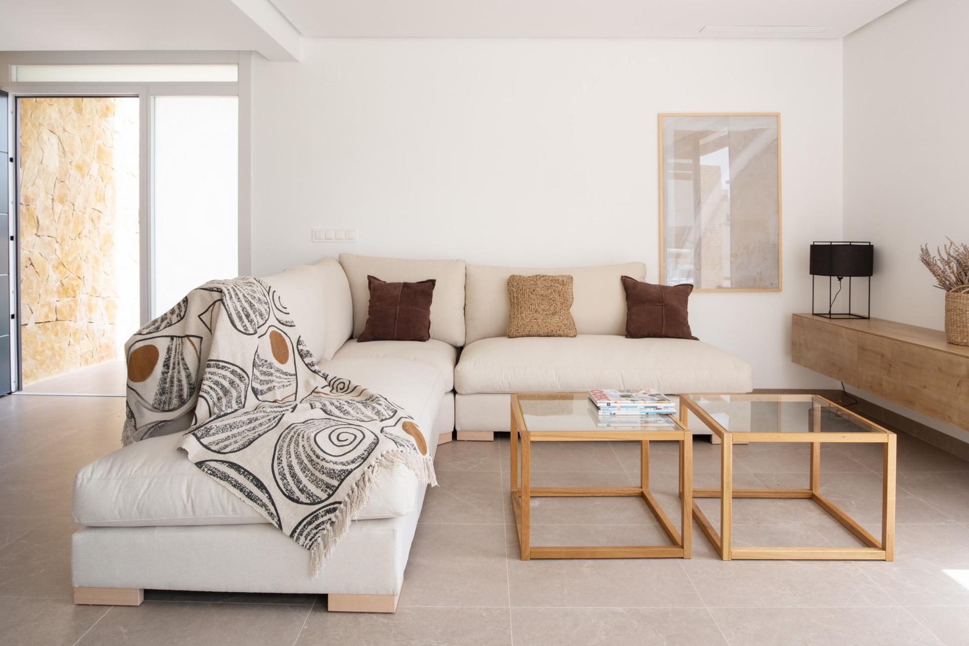 For sale - 4 Bedroom 4 Bathroom Villa in Orihuela Costa - Campoamor  - Alicante