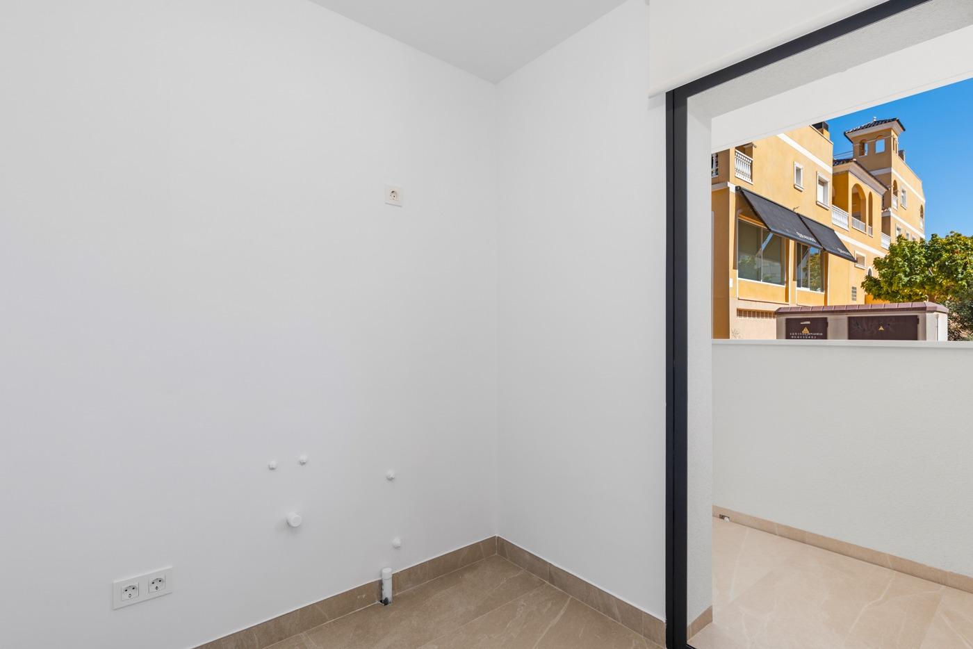 For sale - 3 Bedroom 2 Bathroom Penthouse in Benijofar - Pueblo  - Alicante