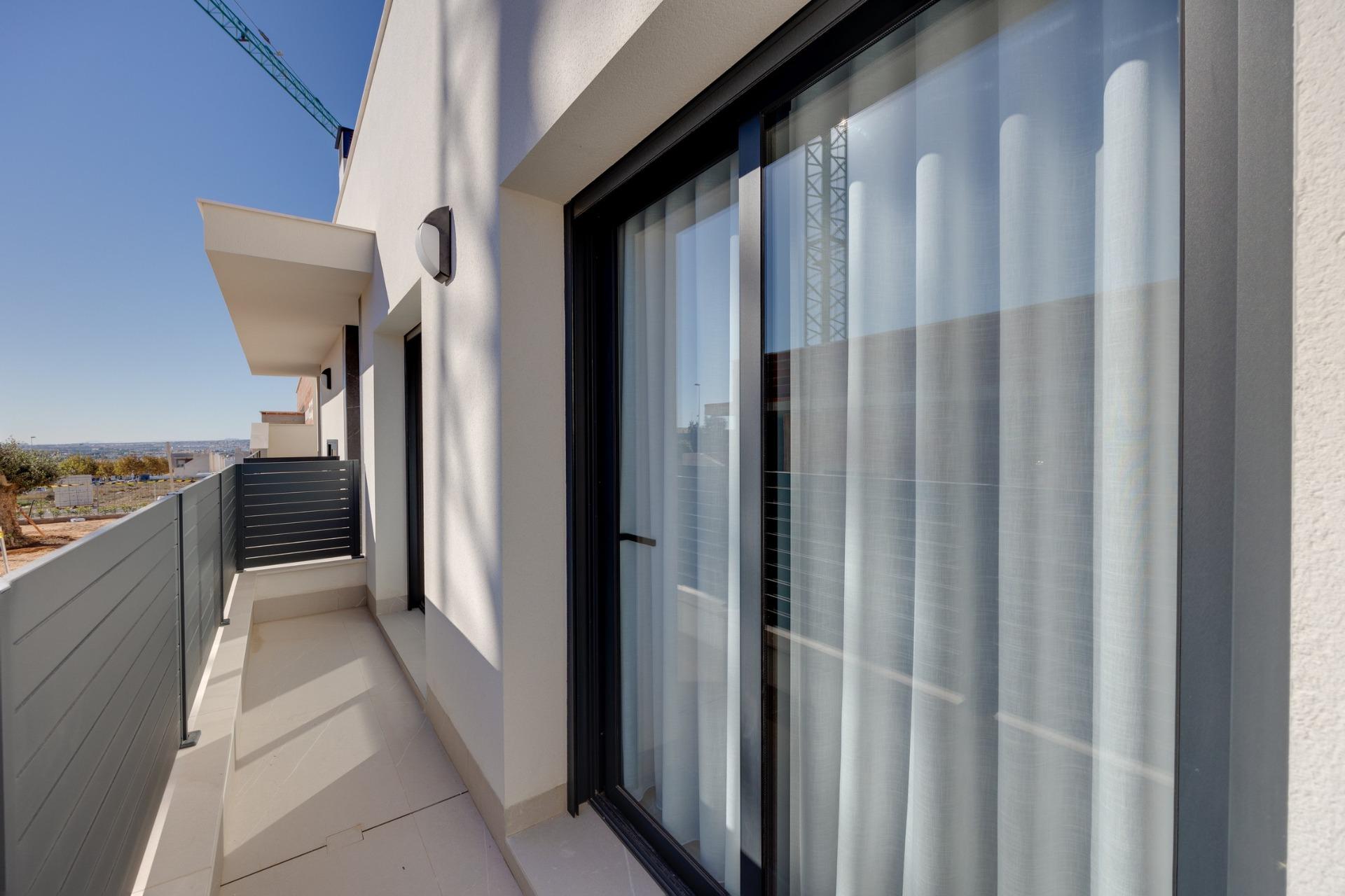 For sale - 3 Bedroom 2 Bathroom Villa in Torrevieja - Sector 25  - Alicante