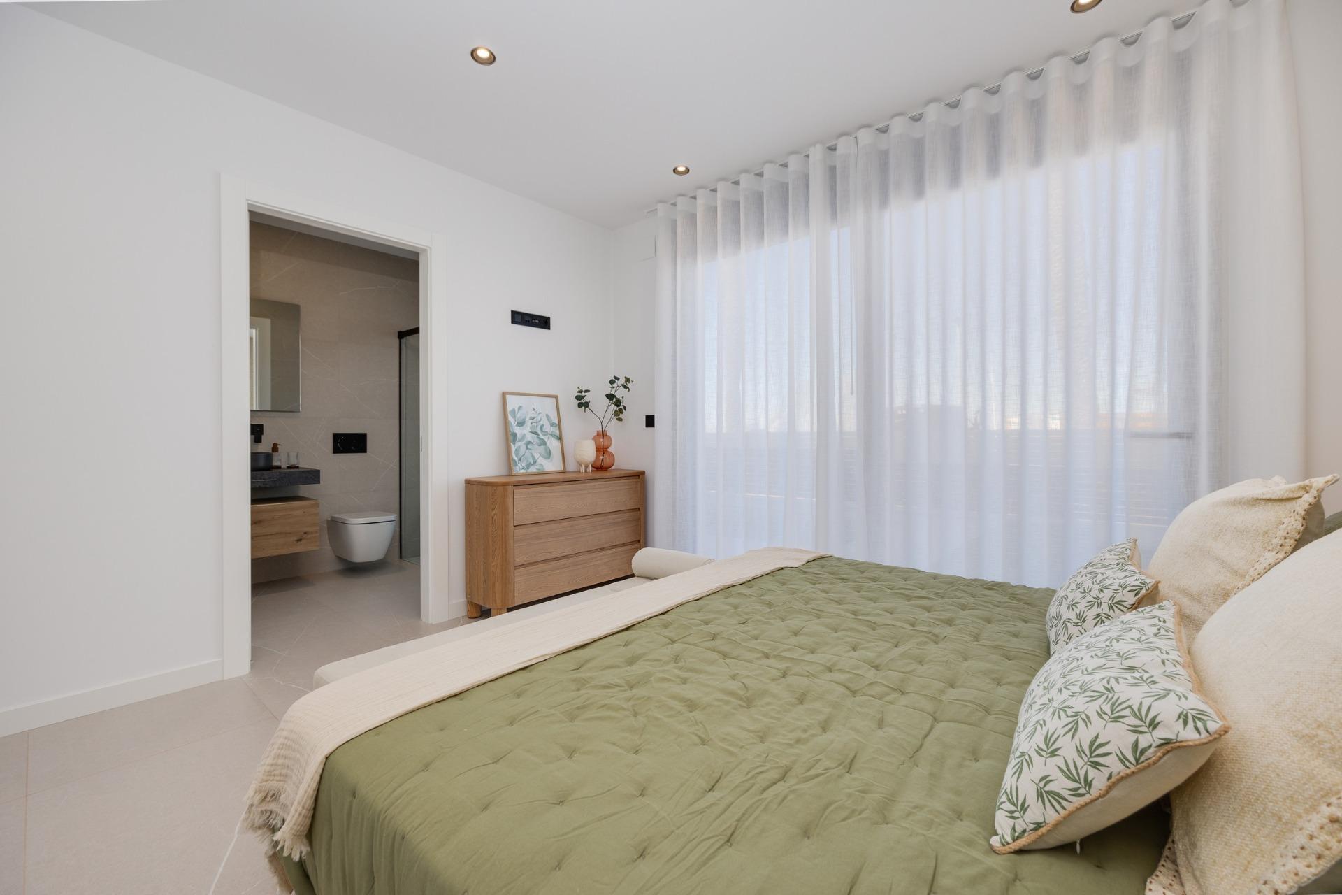 For sale - 3 Bedroom 2 Bathroom Villa in Torrevieja - Sector 25  - Alicante