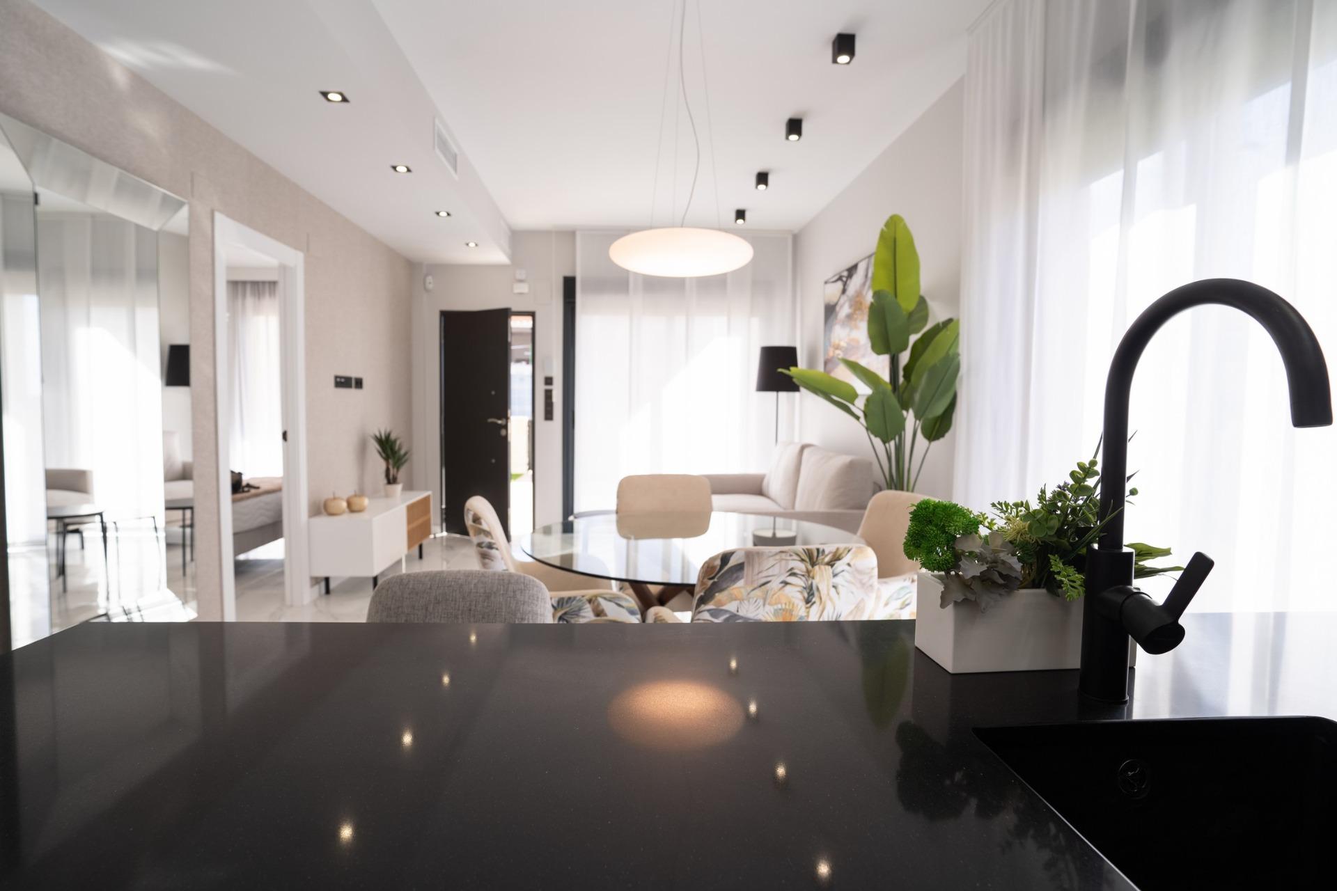 For sale - 3 Bedroom 2 Bathroom Bungalow in Pilar de La Horadada - pueblo  - Alicante