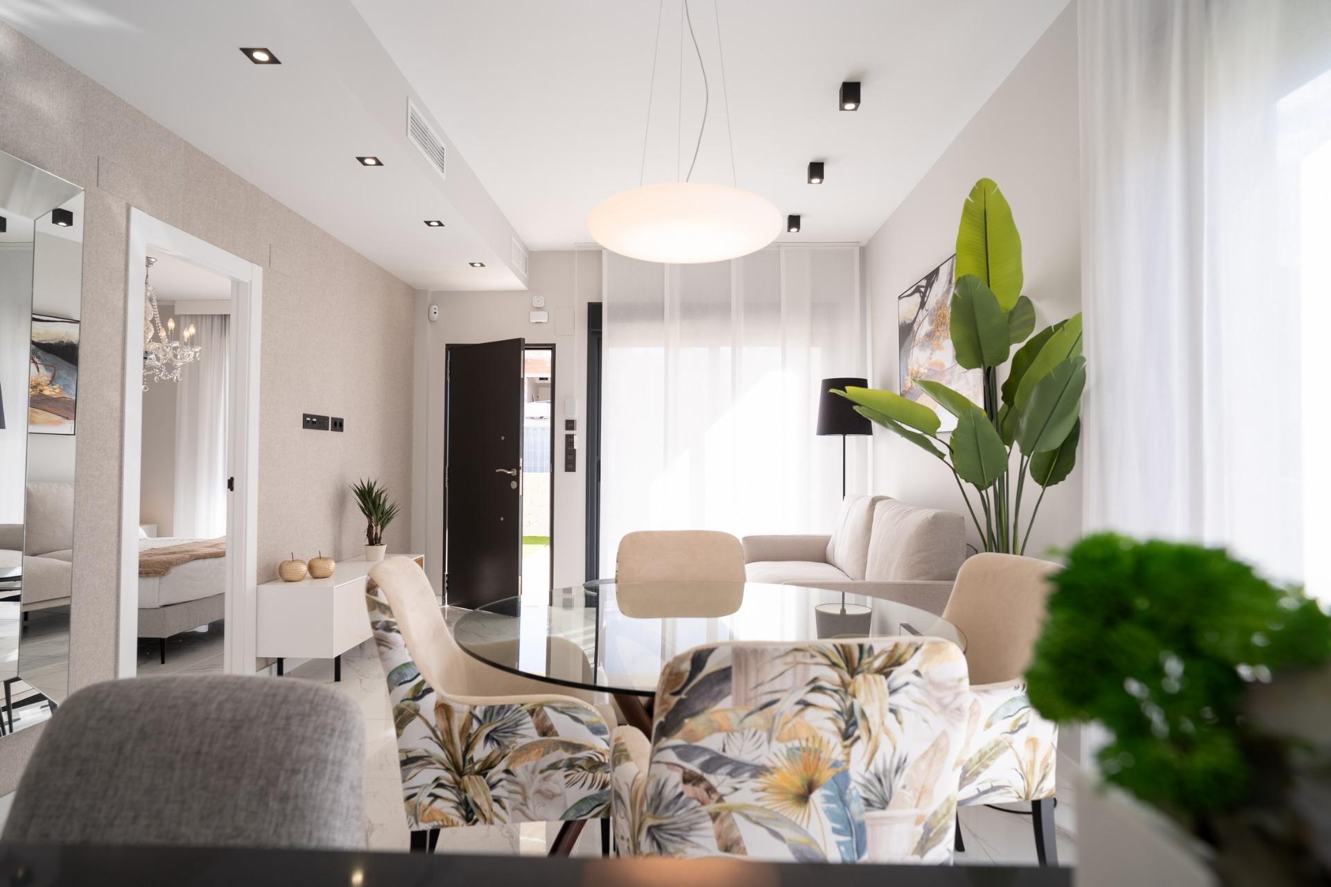 For sale - 3 Bedroom 2 Bathroom Bungalow in Pilar de La Horadada - pueblo  - Alicante