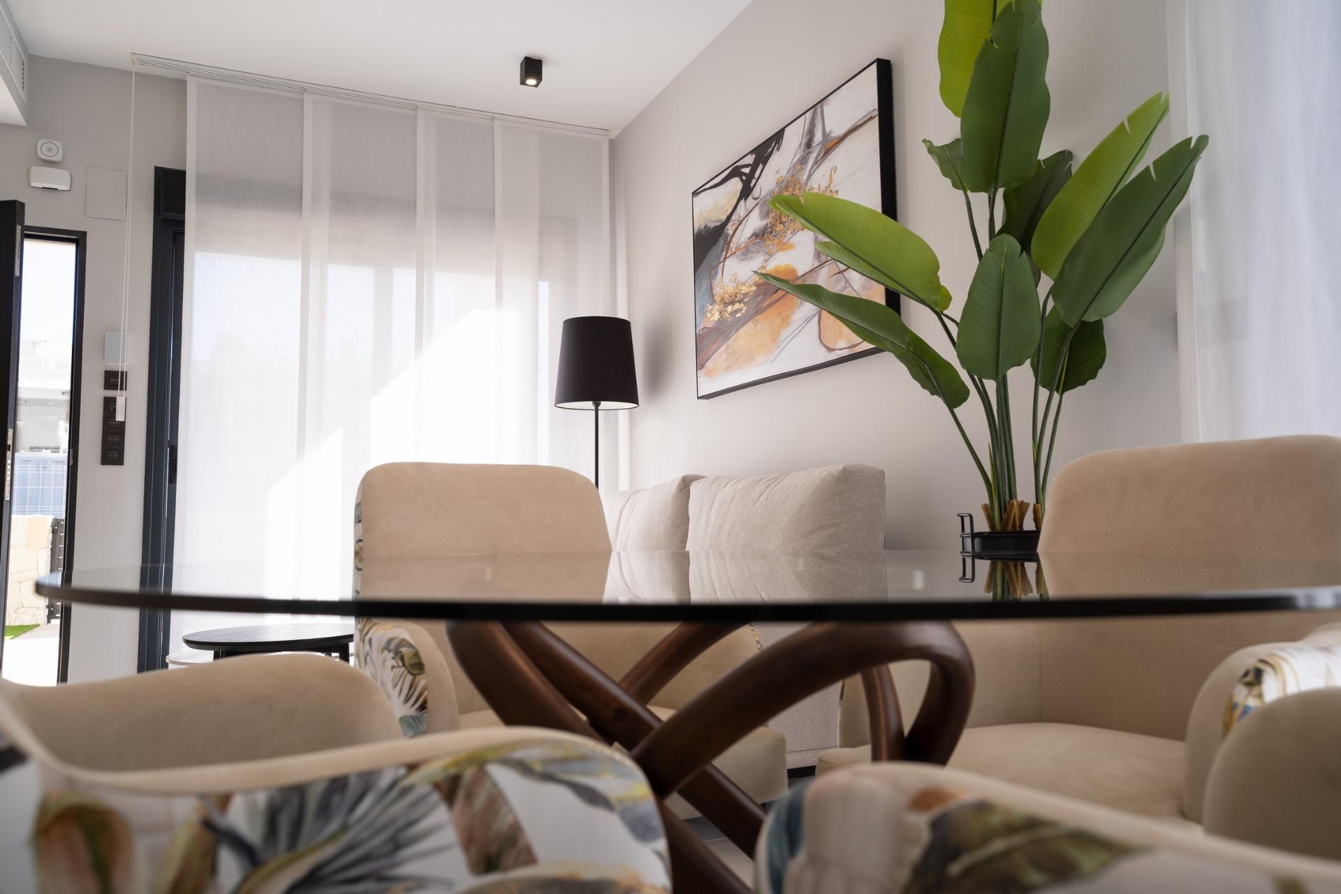 For sale - 3 Bedroom 2 Bathroom Bungalow in Pilar de La Horadada - pueblo  - Alicante