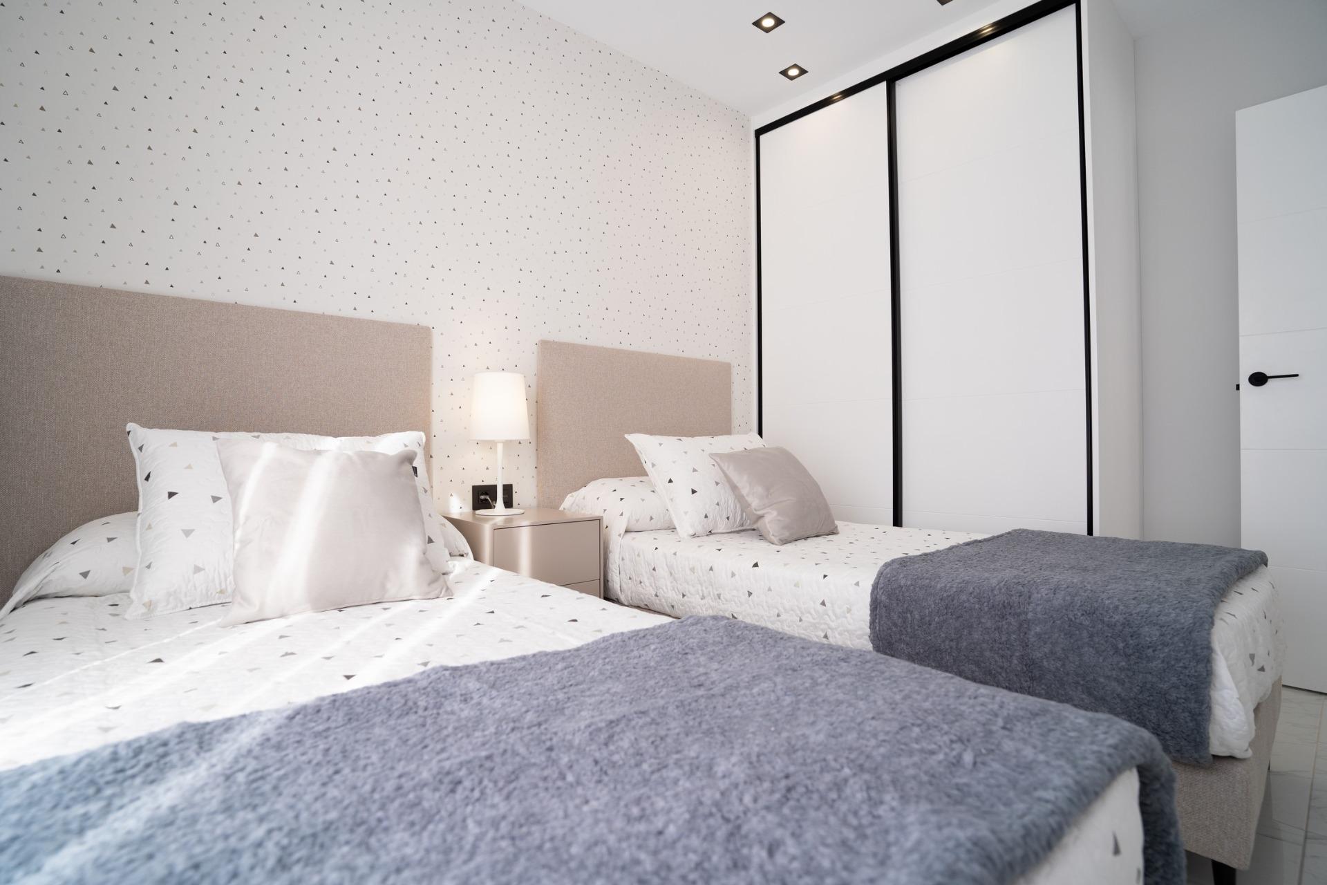 For sale - 3 Bedroom 2 Bathroom Bungalow in Pilar de La Horadada - pueblo  - Alicante