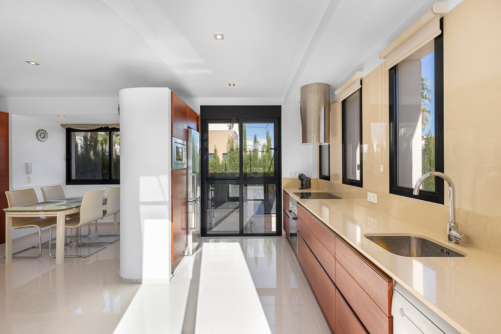 For sale - 5 Bedroom 4 Bathroom Villa in La Zenia - Orihuela Costa  - Alicante