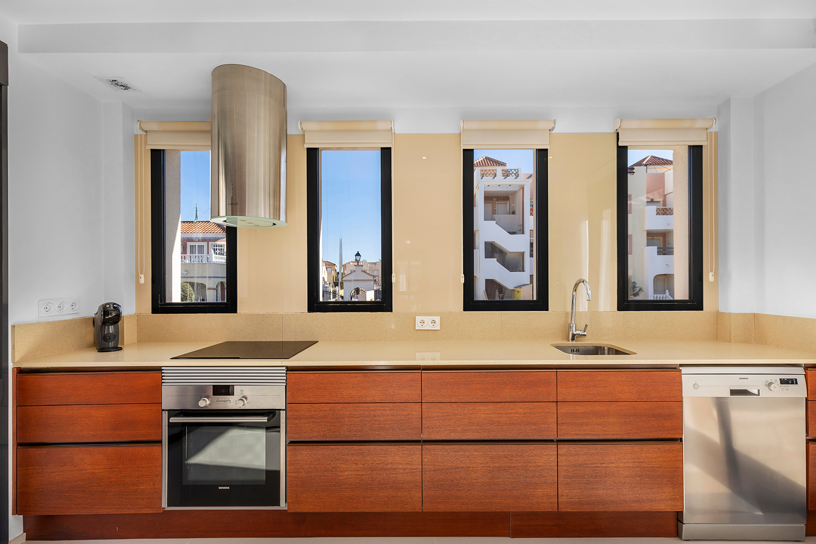 For sale - 5 Bedroom 4 Bathroom Villa in La Zenia - Orihuela Costa  - Alicante