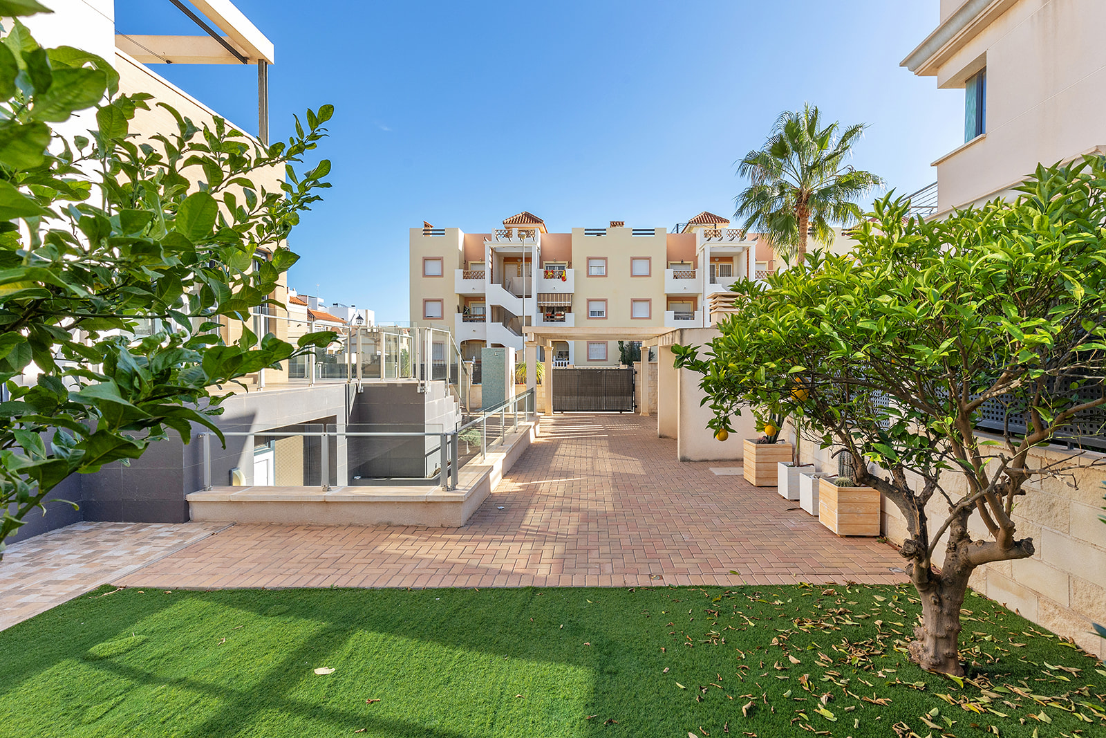 For sale - 5 Bedroom 4 Bathroom Villa in La Zenia - Orihuela Costa  - Alicante