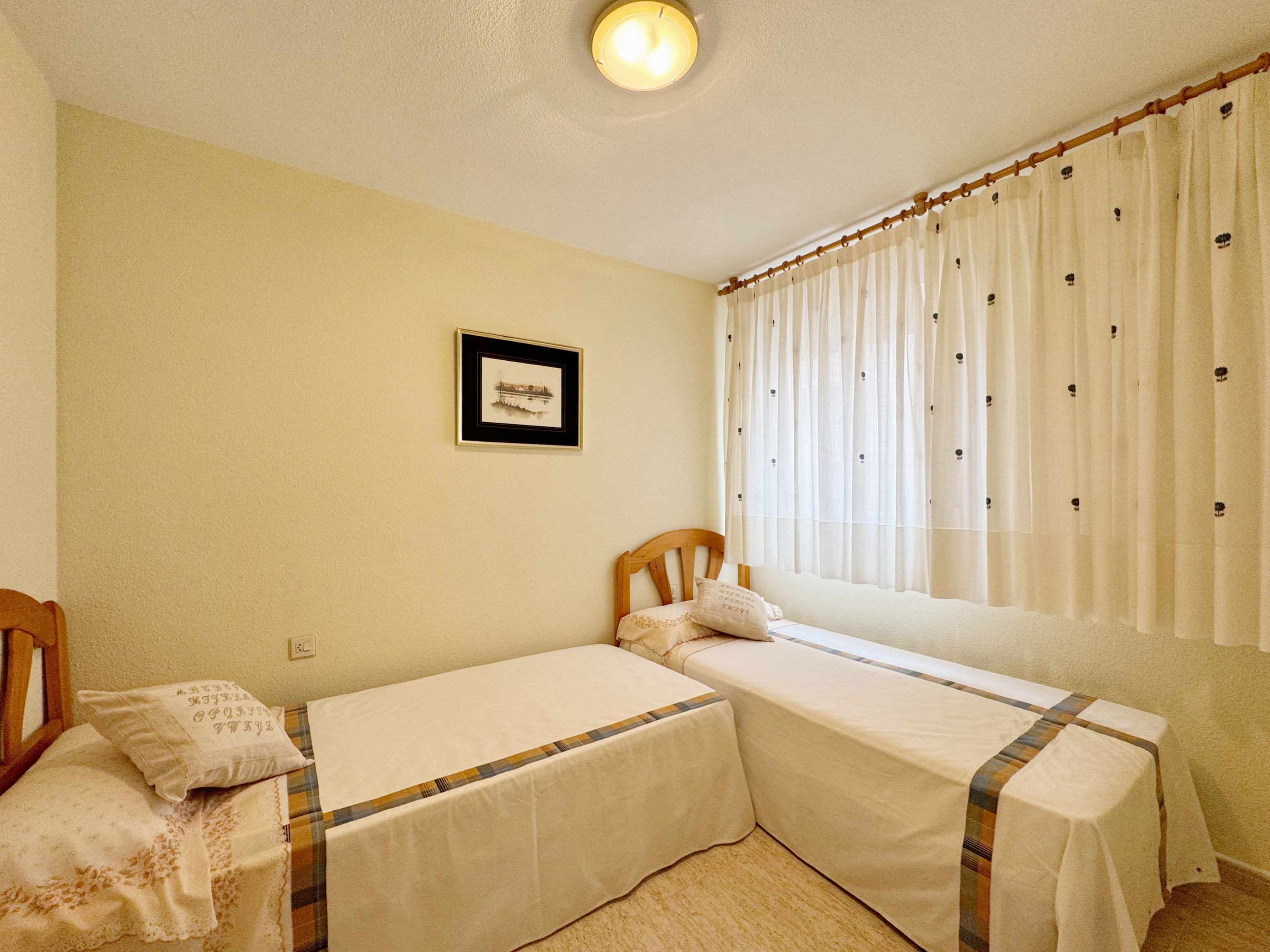 For sale - 2 Bedroom 2 Bathroom Apartment in Punta Prima - Punta Prima  - Alicante