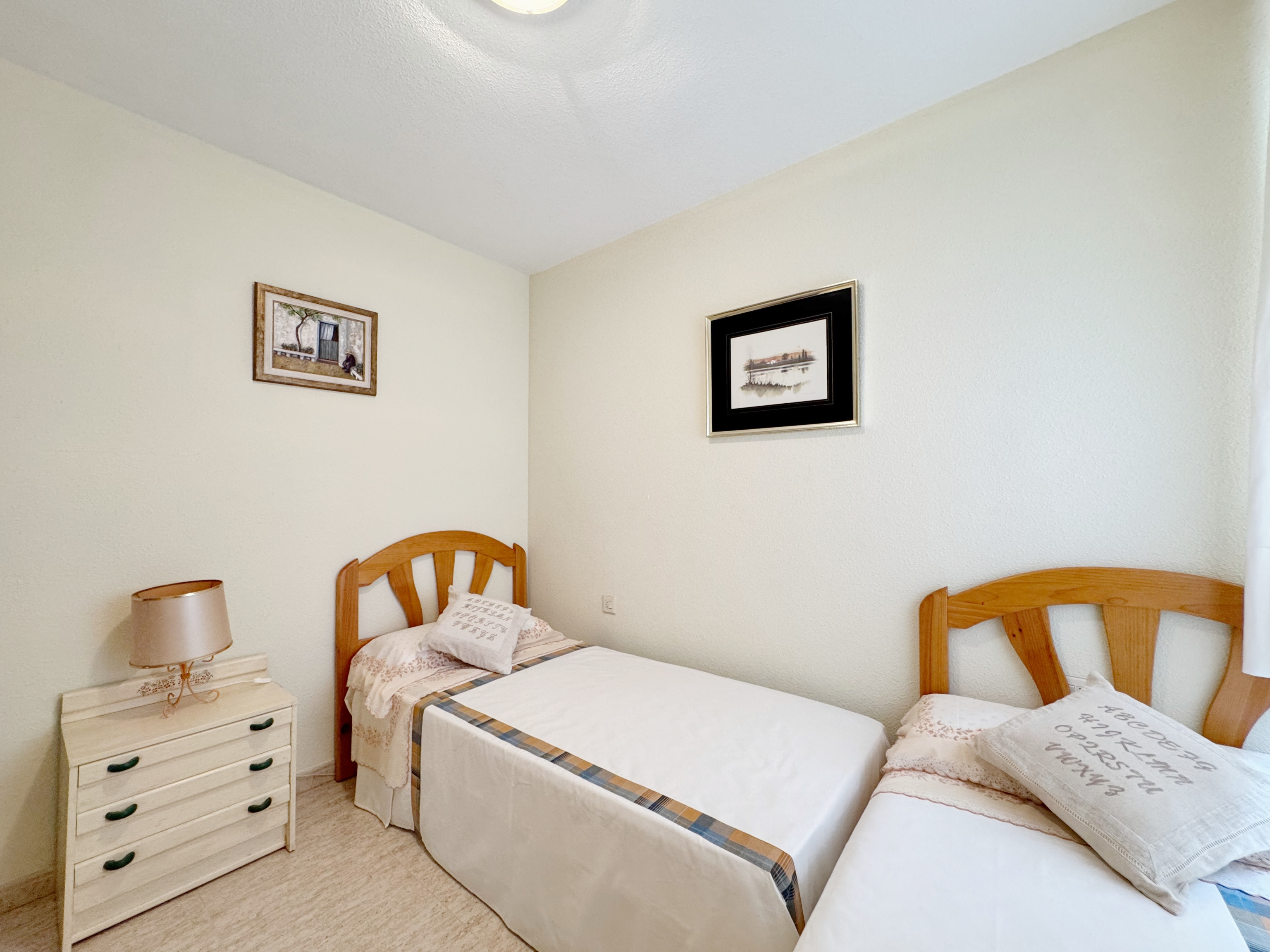 For sale - 2 Bedroom 2 Bathroom Apartment in Punta Prima - Punta Prima  - Alicante