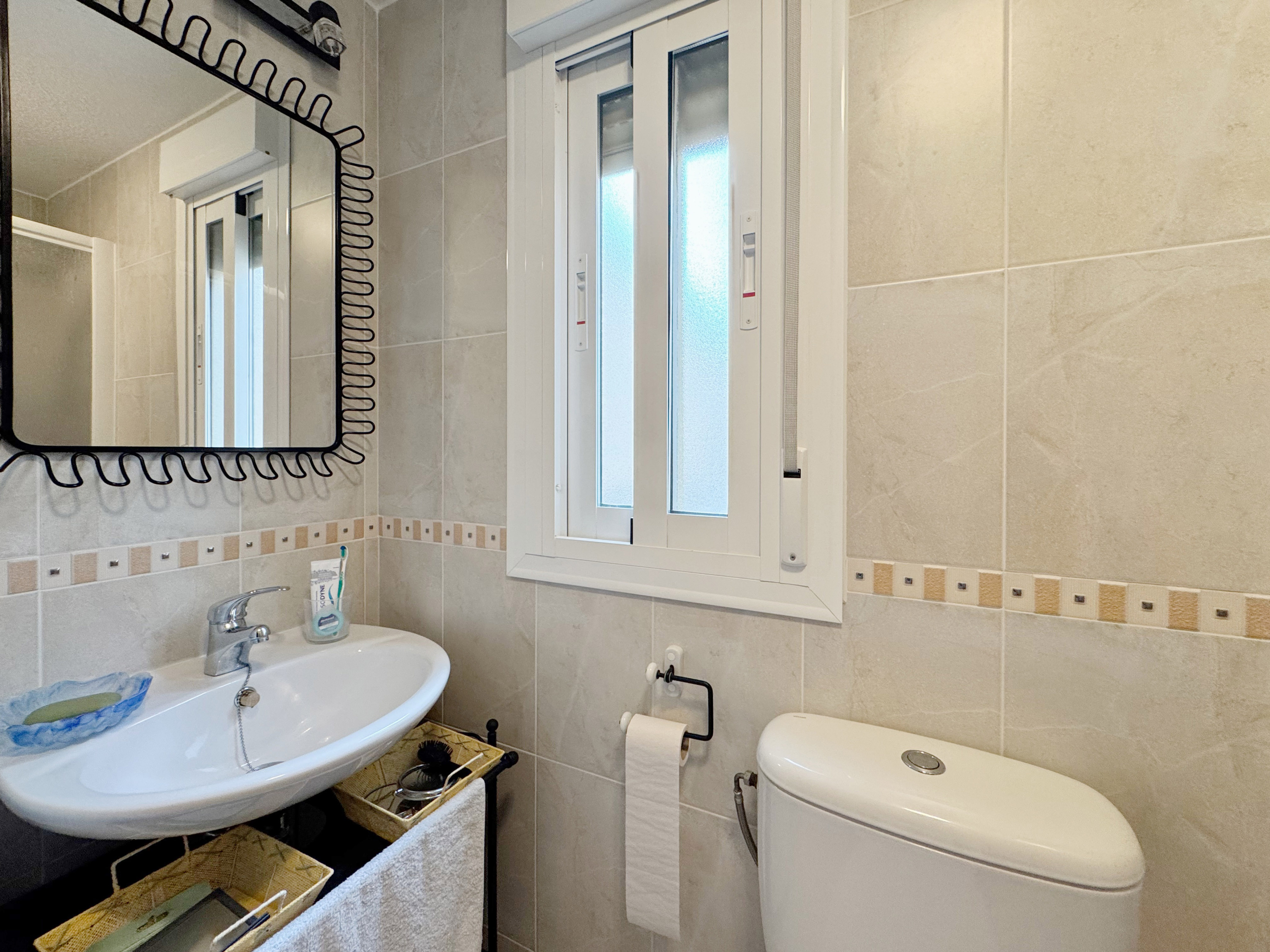 For sale - 2 Bedroom 2 Bathroom Apartment in Punta Prima - Punta Prima  - Alicante