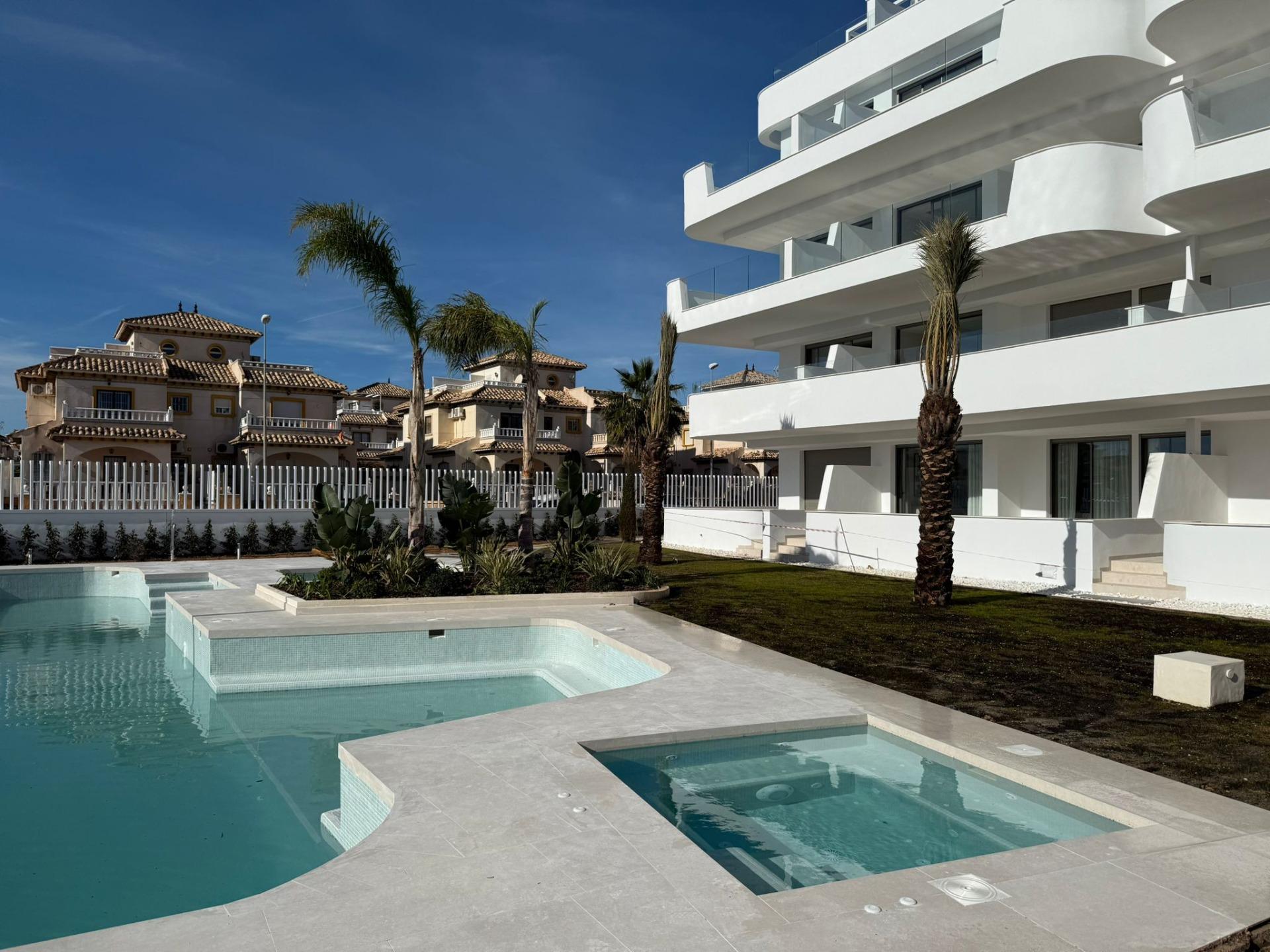 For sale - 3 Bedroom 2 Bathroom Apartment in Orihuela Costa - Lomas de Cabo Roig  - Alicante