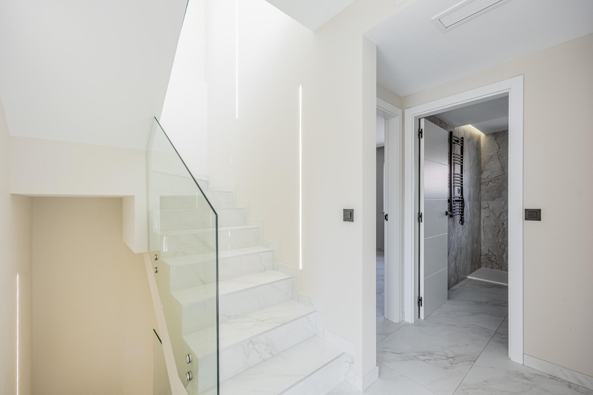 For sale - 4 Bedroom 3 Bathroom Villa in Rojales - Ciudad Quesada  - Alicante
