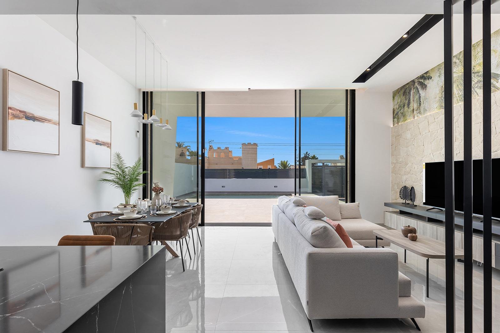 For sale - 3 Bedroom 2 Bathroom Villa in Torrevieja - Los Balcones  - Alicante