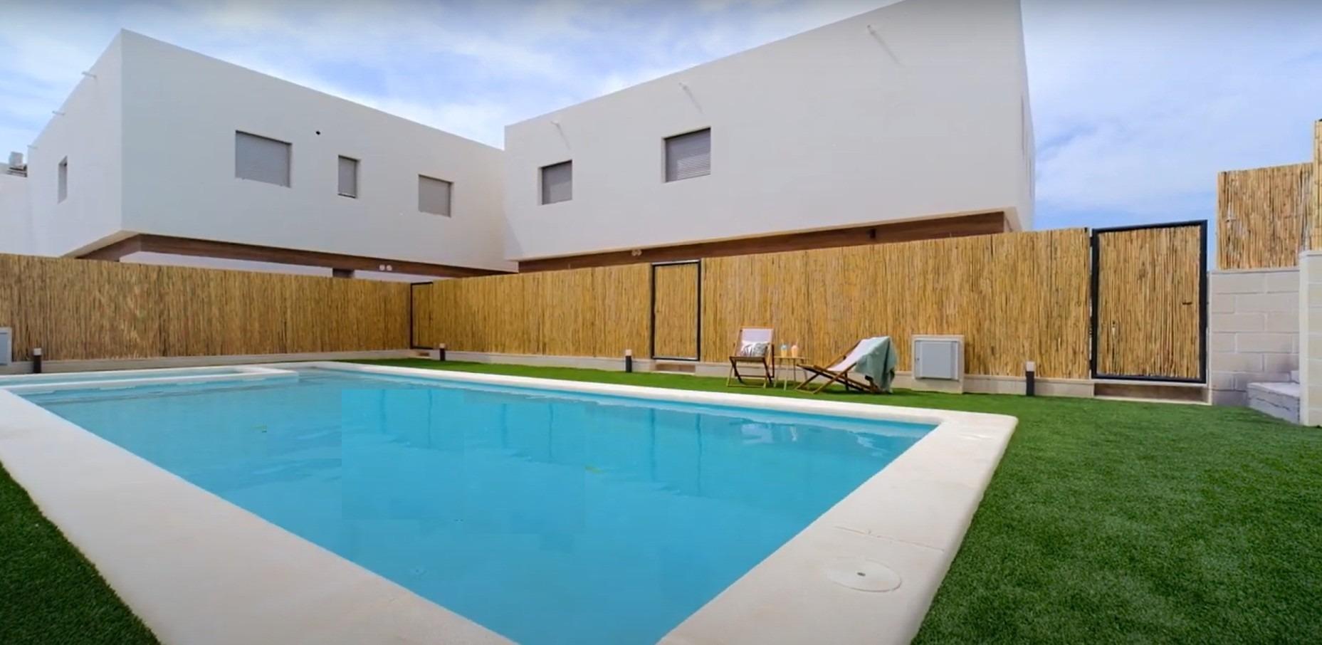 New Build - 2 Bedroom 2 Bathroom Town House in Villamartin - PAU 26  - Alicante