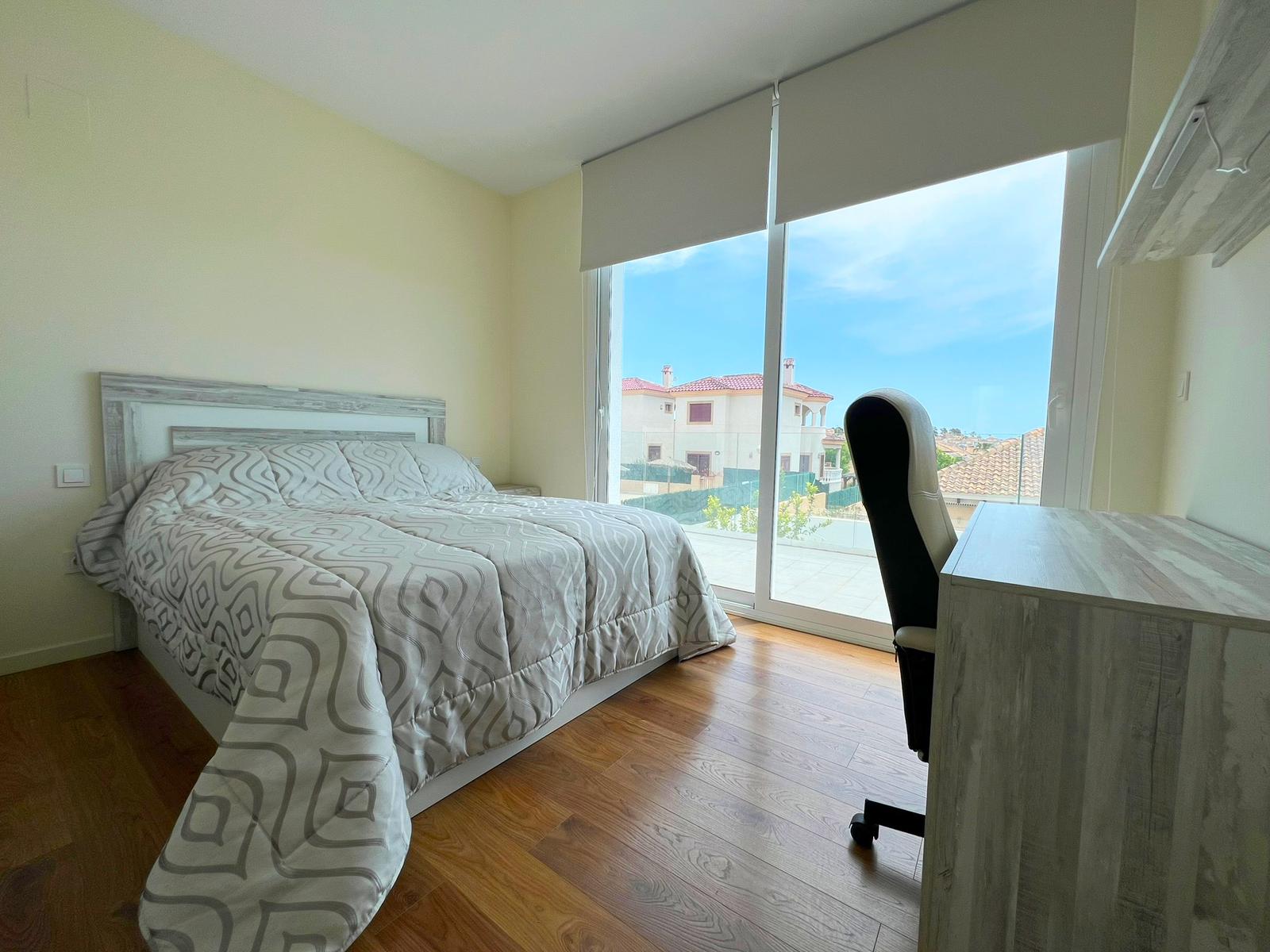 For sale - 6 Bedroom 4 Bathroom Villa in La marina - La marina / el pinet  - Alicante