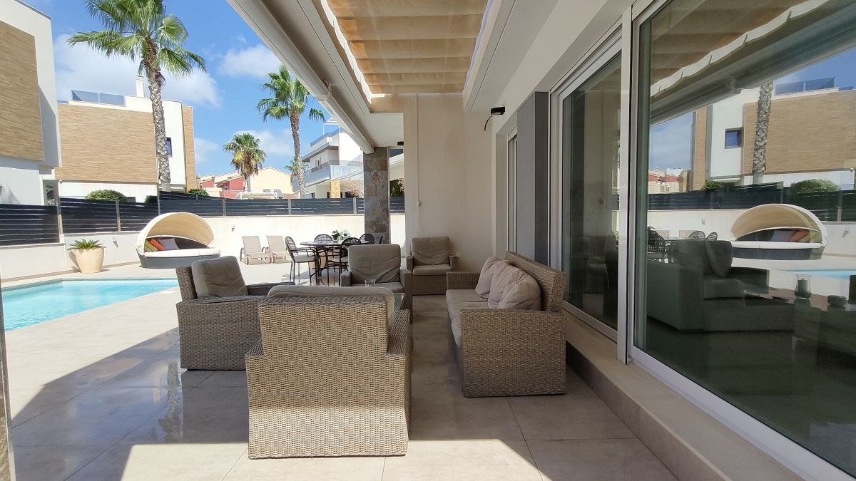 For sale - 3 Bedroom 3 Bathroom Villa in LA MATA - , LA MATA, Alicante, Spain - Alicante