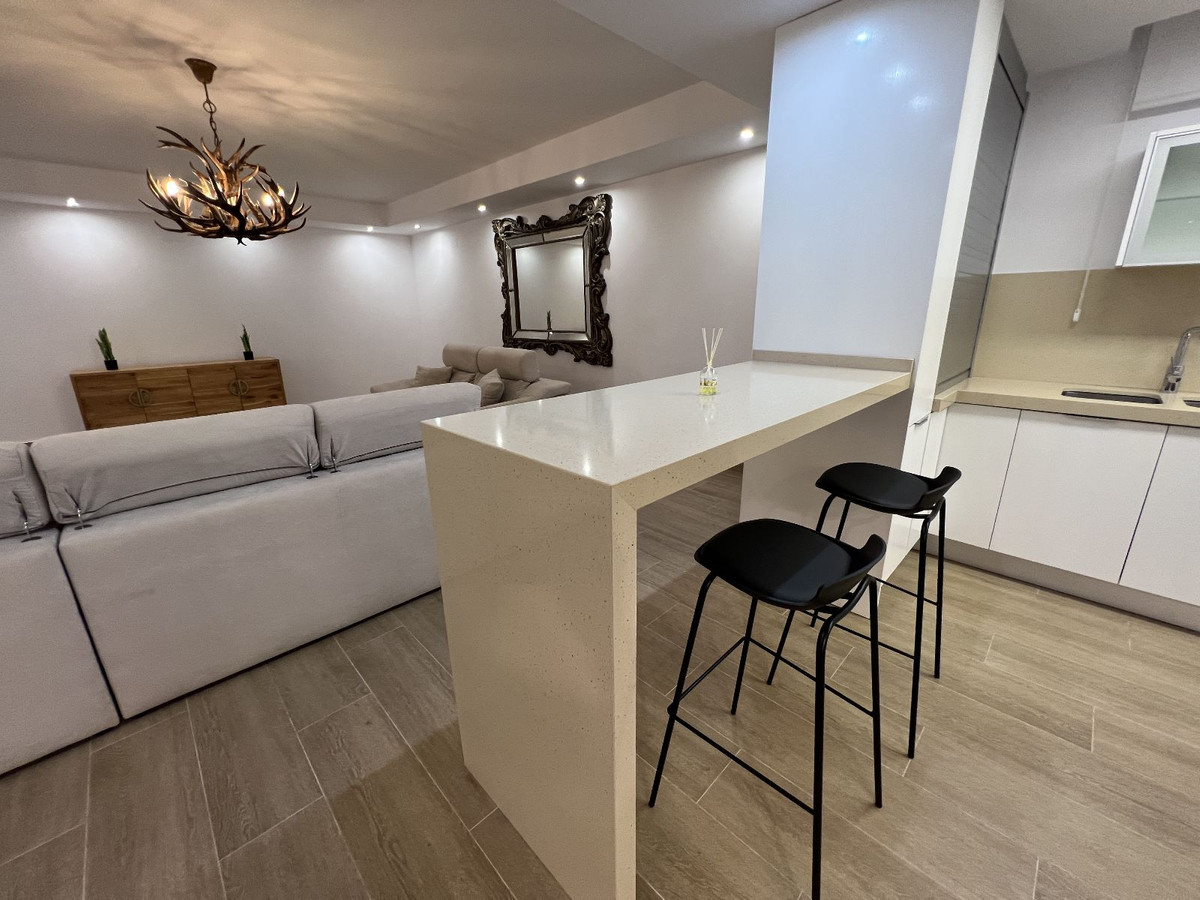 For sale - 5 Bedroom 3 Bathroom House - Detached Villa in San Miguel de Salinas - San Miguel de Salinas Centro  - Alicante