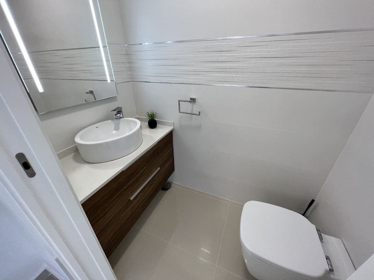 For sale - 5 Bedroom 3 Bathroom House - Detached Villa in San Miguel de Salinas - San Miguel de Salinas Centro  - Alicante