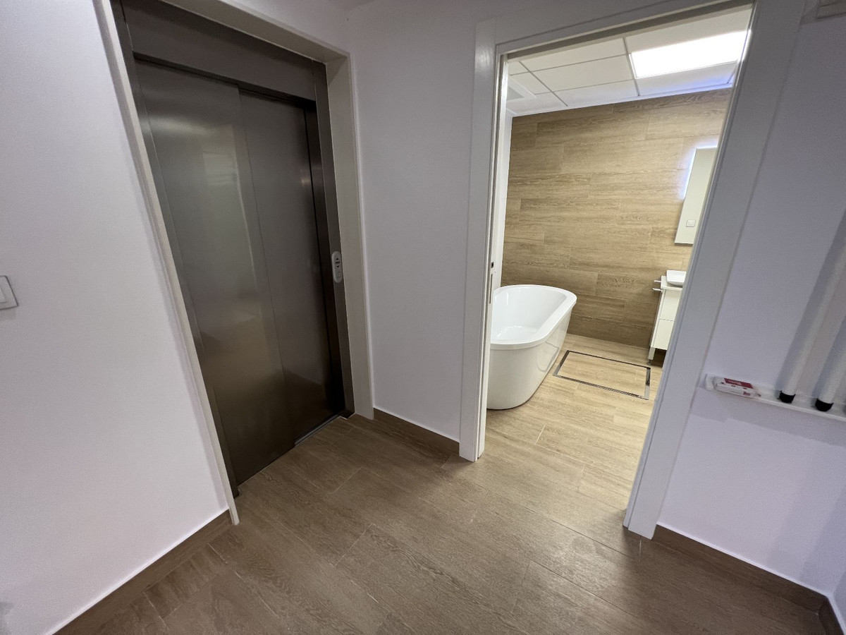 For sale - 5 Bedroom 3 Bathroom House - Detached Villa in San Miguel de Salinas - San Miguel de Salinas Centro  - Alicante